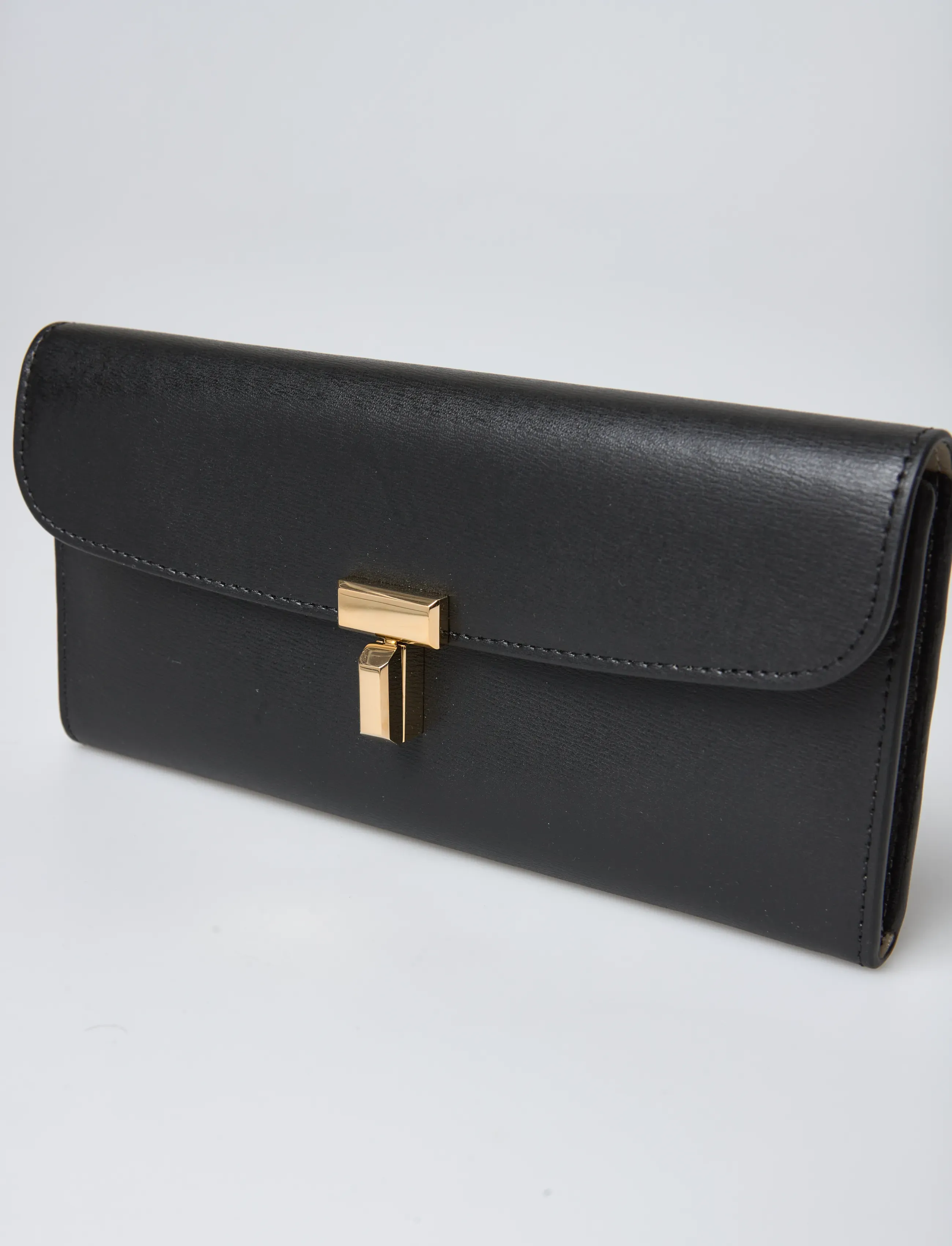 TOTEME - T Lock Fold-Over Wallet - punge - black - 4
