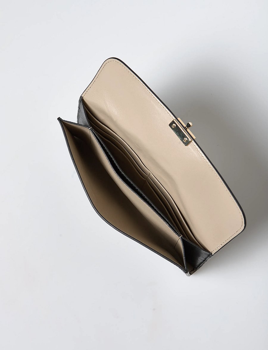 TOTEME - T Lock Fold-Over Wallet - punge - black - 5
