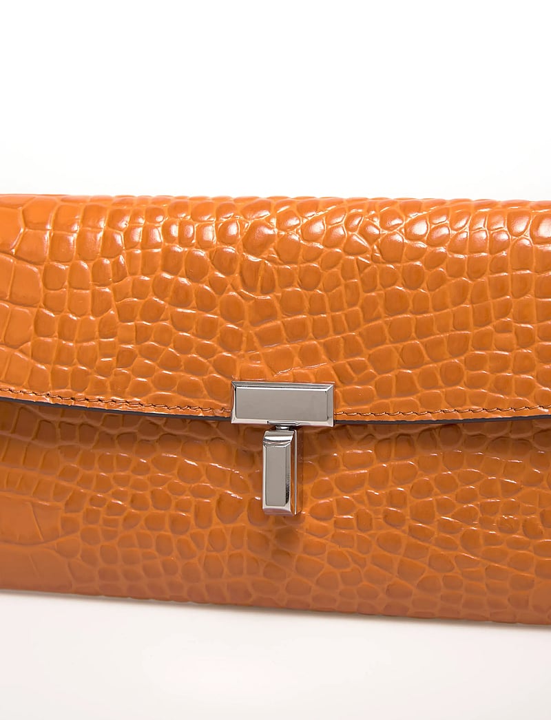 TOTEME - T-Lock Croco Print Leather Wallet - punge - orange - 4