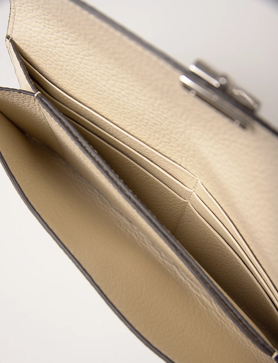 TOTEME - Leather T-Lock Wallet - portemonnaies - white - 5