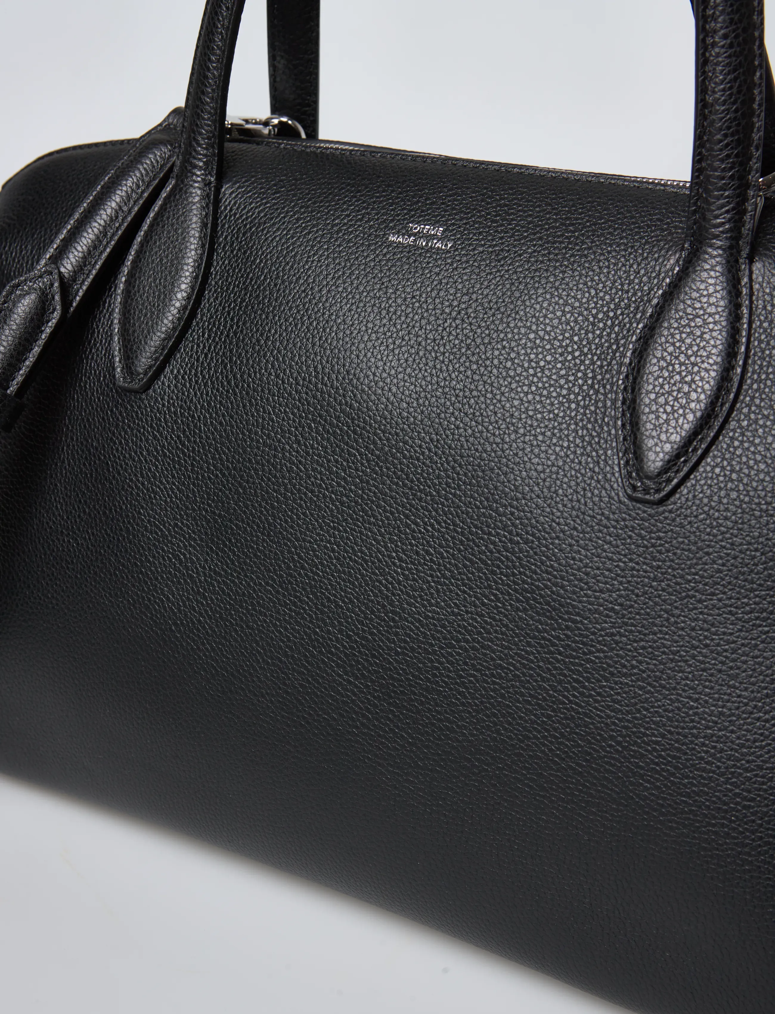 TOTEME - Medium Grained-Leather Day Tote - mode trends - black - 4