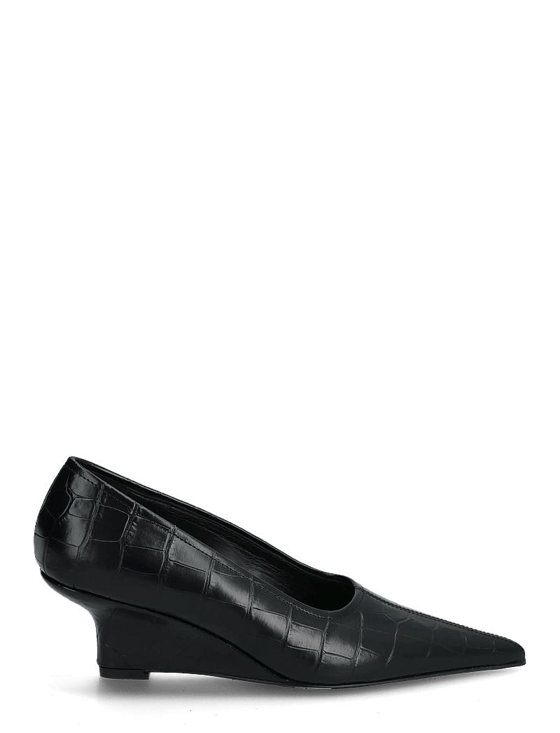 TOTEME - Sharp Wedge leather pumps - pumps - black - 1