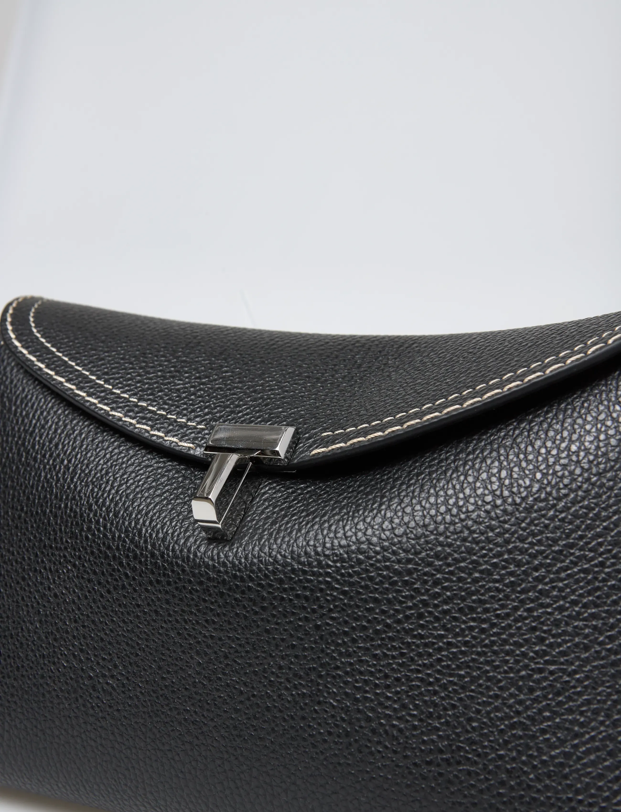 TOTEME - T-LOCK GRAINED-LEATHER CLUTCH - black - 4