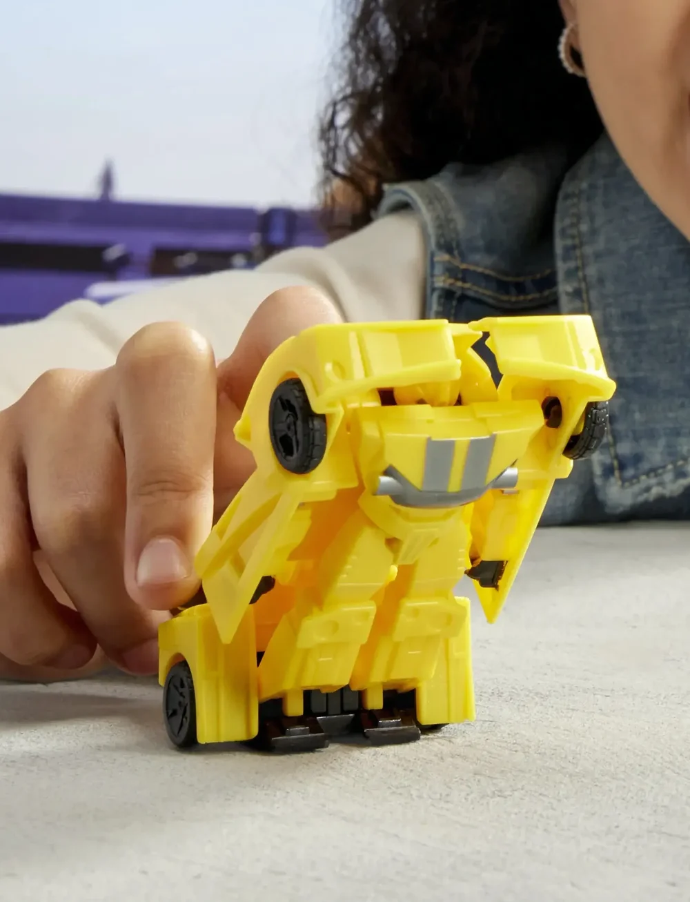 Transformers - Transformers Jordens gnista, 1-Step Smash Changers Bumblebee - action-figuren - multicolor - 5