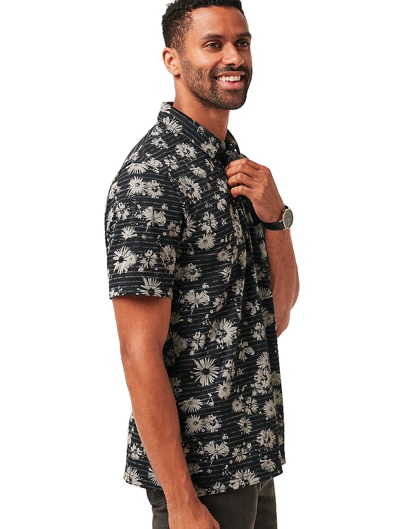 TravisMathew - SHADED GROVE - oberteile & t-shirts - black - 3