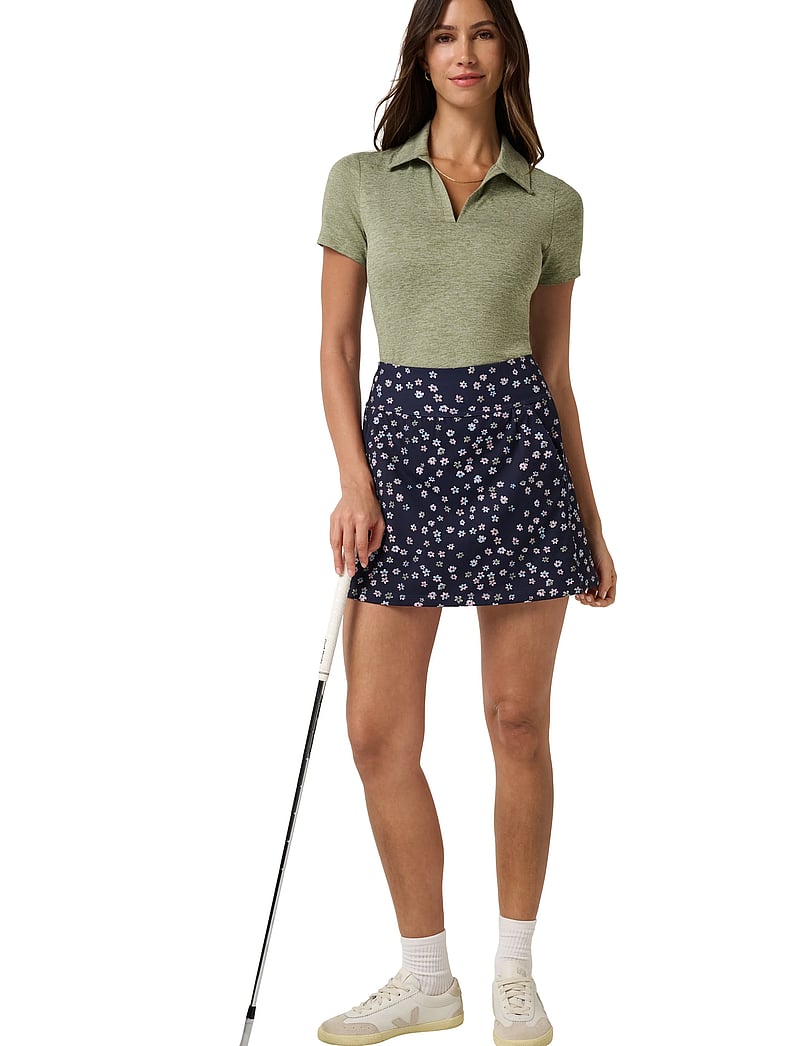 TravisMathew - SKYLOFT LIGHT SS POLO - alussärgid ja t-särgid - heather oil green - 4