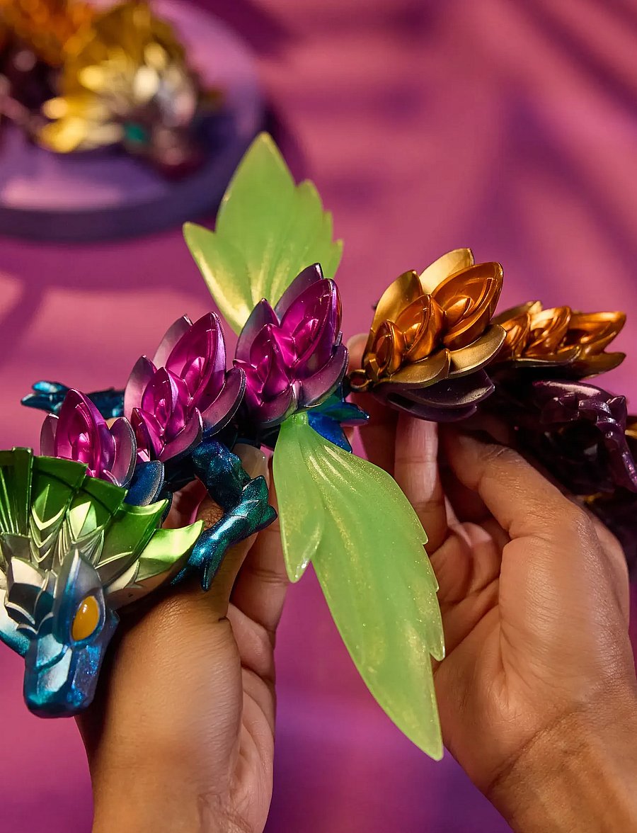 Trend - Crystalynx Dragon Aurora Scales Asst. - multi - 5