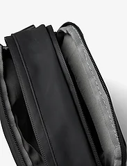 Tretorn - PU CROSSBODY BAG - shoulder bags - 050/jet black - 4