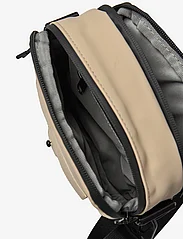 Tretorn - PU CROSSBODY BAG - shoulder bags - 617/safari - 4