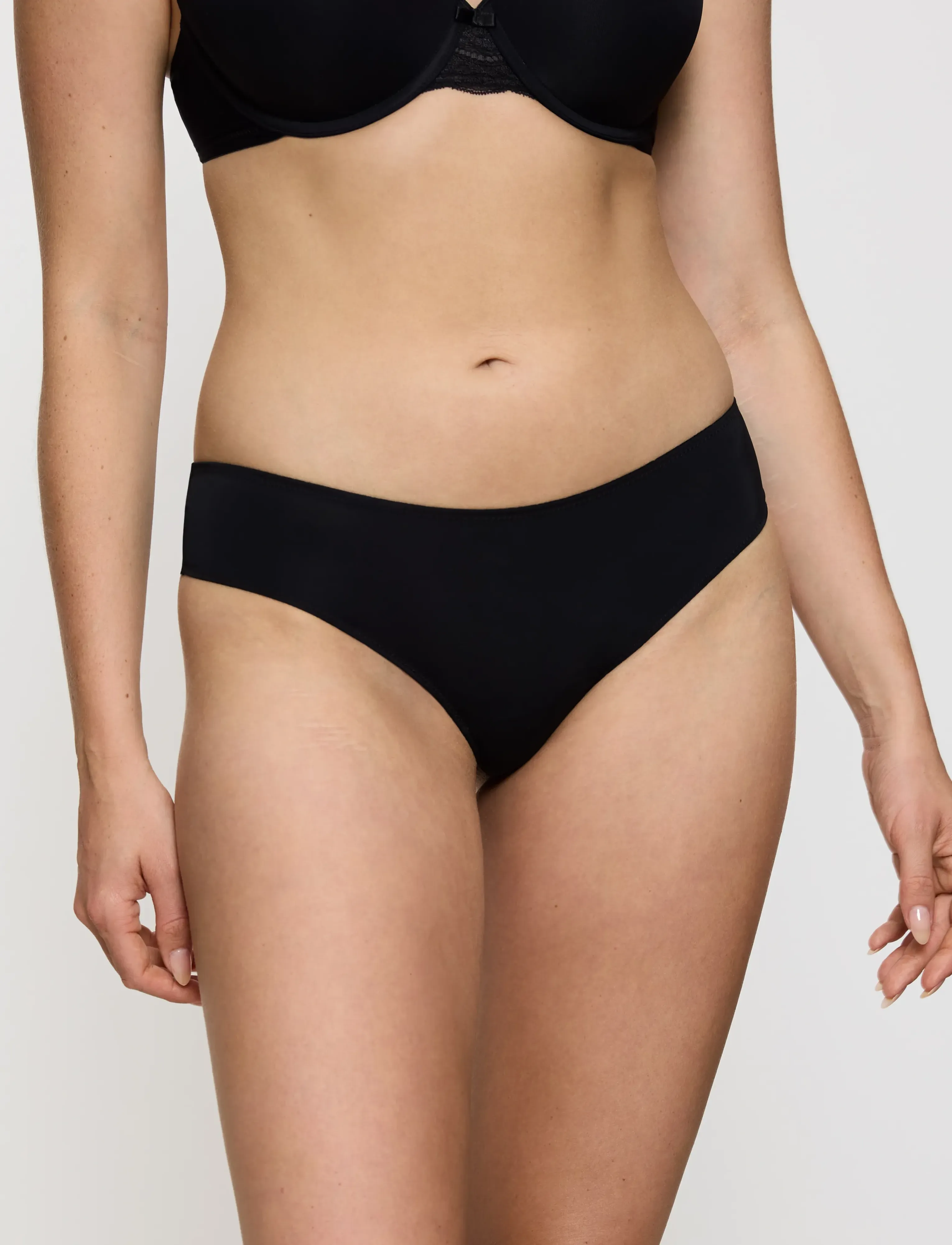 Triumph Lovely Micro Brazilian String - Ondergoed - BLACK / black