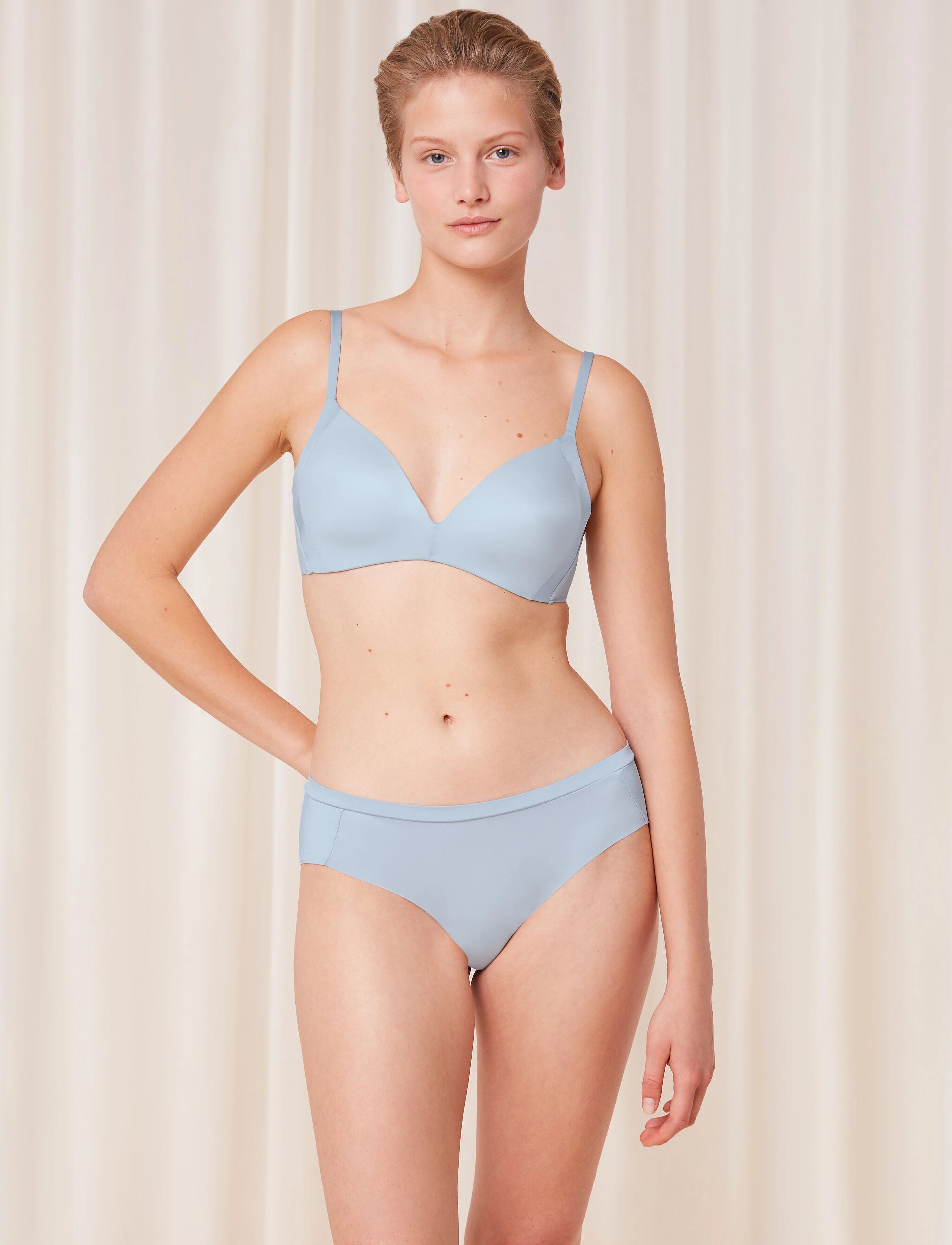 Triumph - Body Make-up Soft Touch Hipster EX - fairy blue - 3