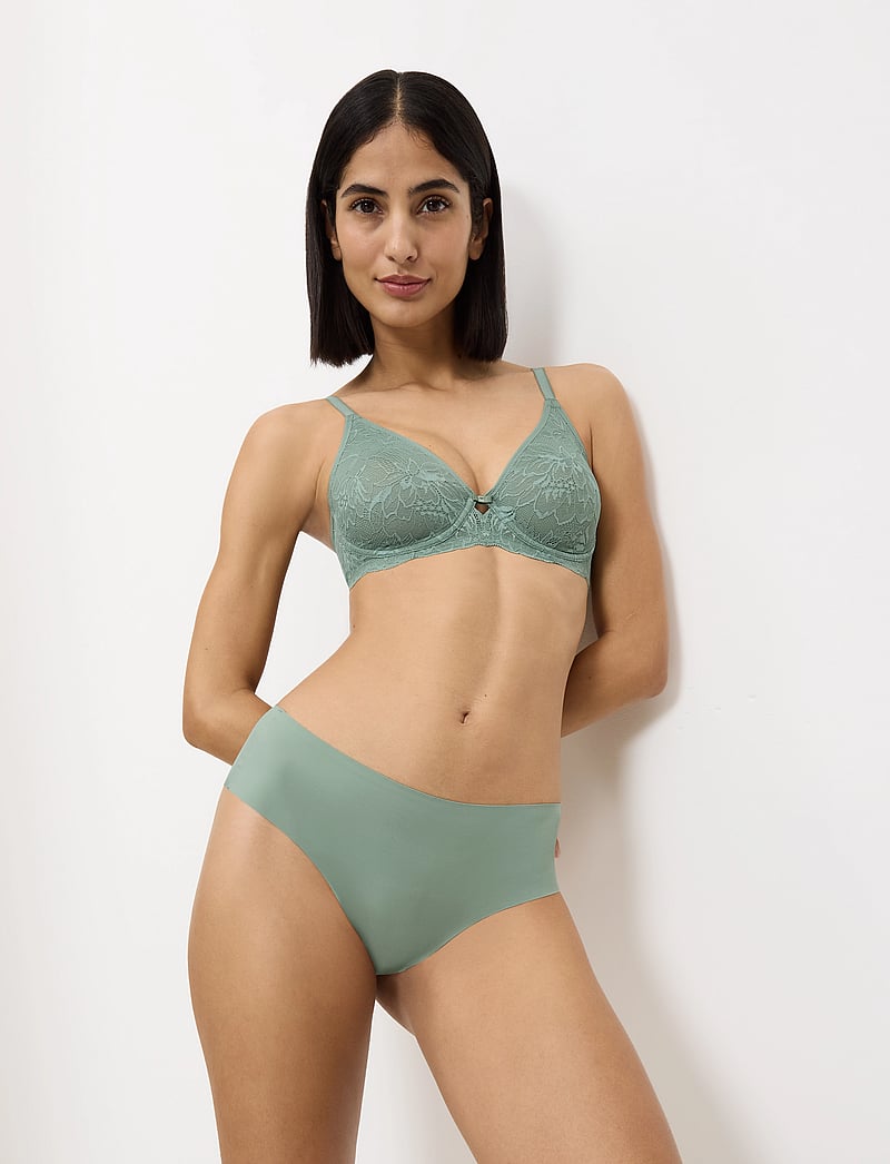 Triumph - Amourette Charm T W02 - traadiga rinnahoidjad - abstinthe - 3