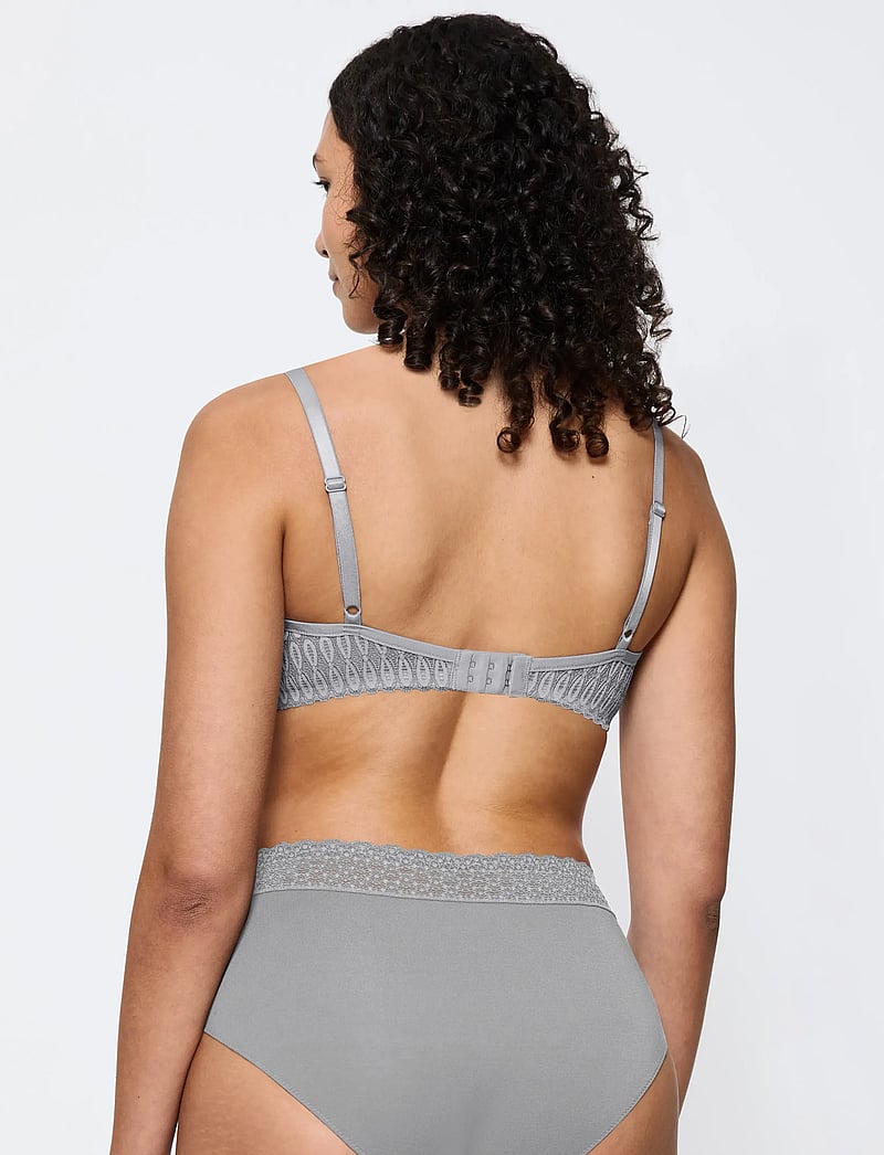 Triumph - Aura Spotlight T WHP - traadiga rinnahoidjad - grey shadow - 2