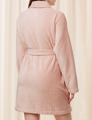 Triumph - Robes Fleece Robe 3/4 - plus size - light pink - 2