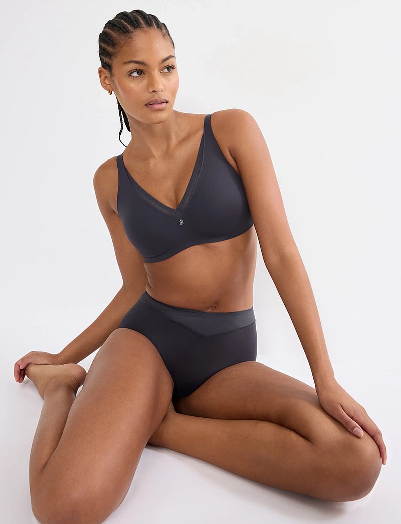 Triumph - True Shape Sensation T N01 - bygellösa bh:ar - ink gray - 4