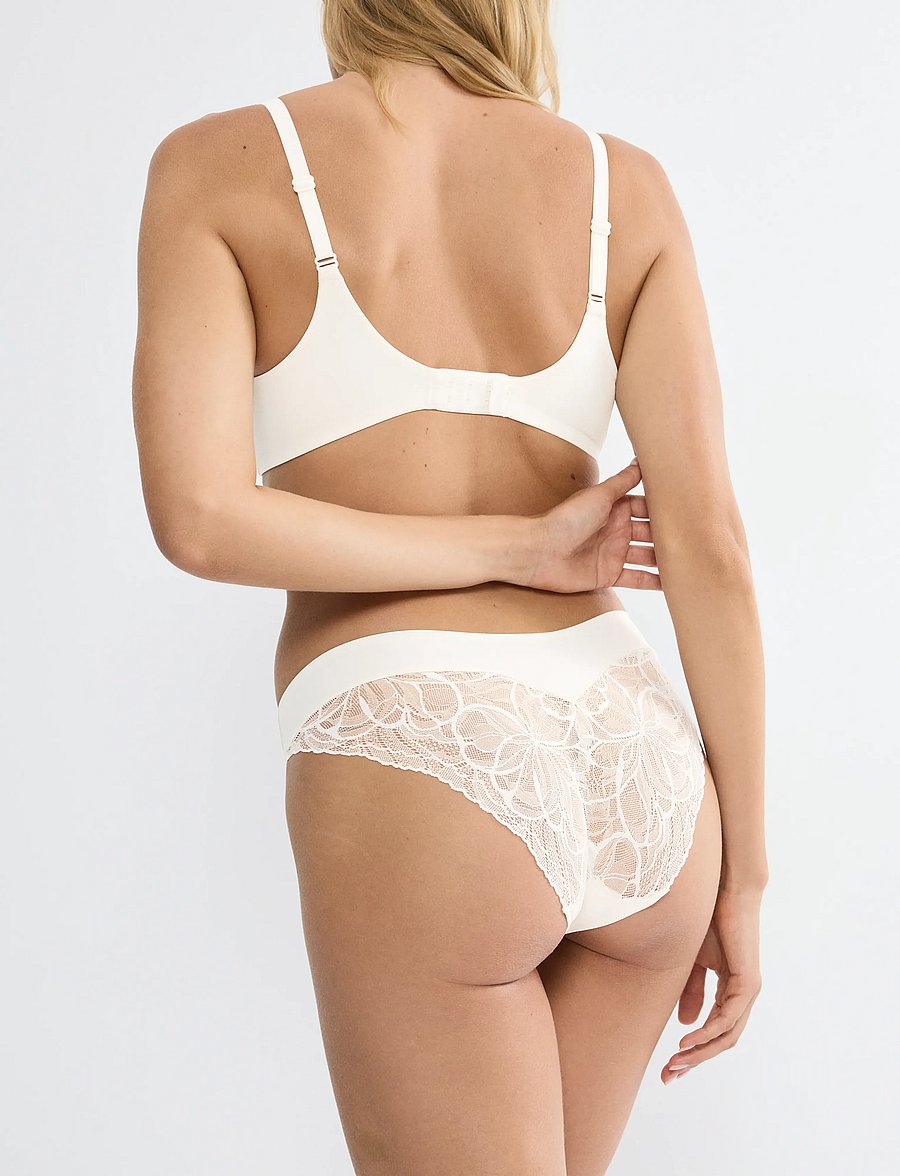 Triumph - Body Make-Up Illusion Lace Highleg - briefs - ecru white - 2
