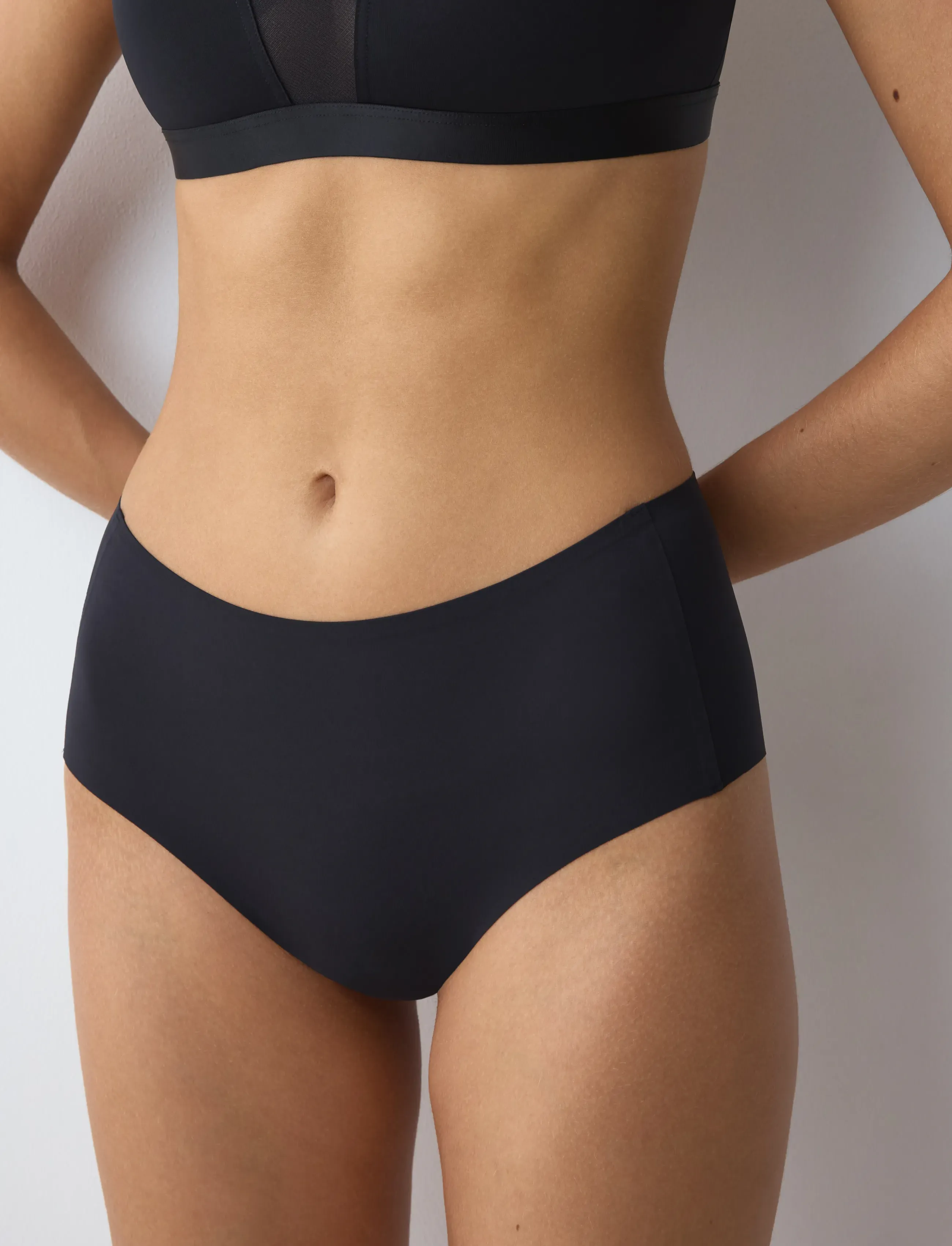 Triumph - Smart Invisible Maxi - black - 4