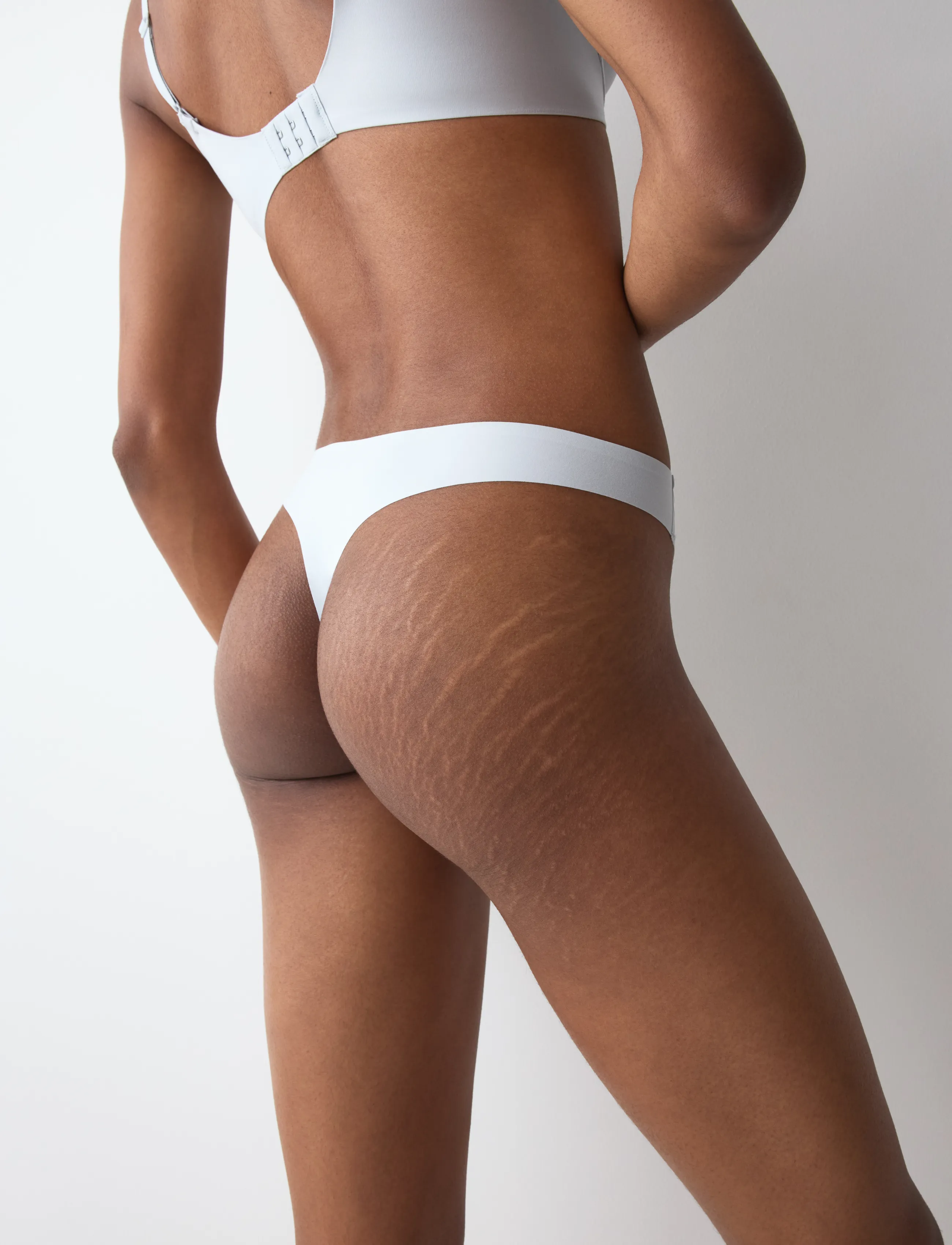 Triumph - Smart Invisible String - seamless trosor - pearl grey - 3