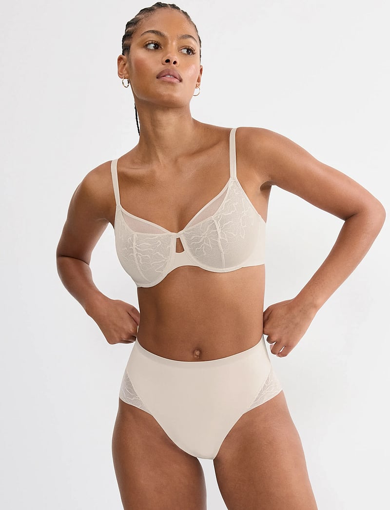 Triumph - Comfort Contour W01 - traadiga rinnahoidjad - nude beige - 0