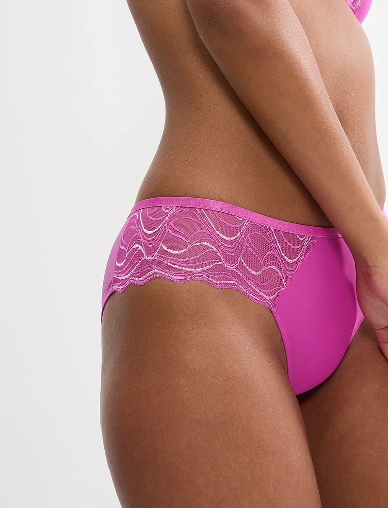 Triumph - Palina Waves of Glow Hipster - brazilian trosor - plum fusion - 4