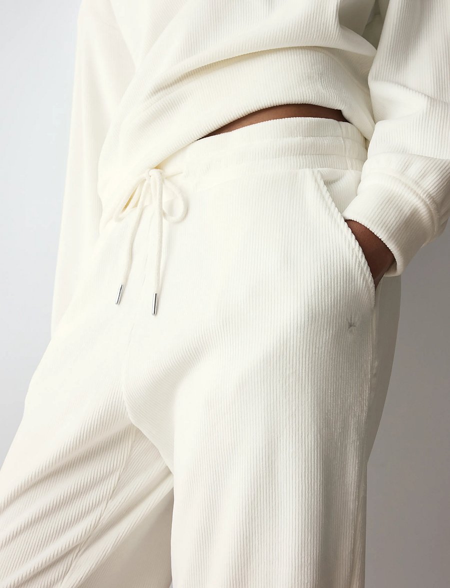 Triumph - Velour Rib Trousers - igapäevane stiil - silk white - 4