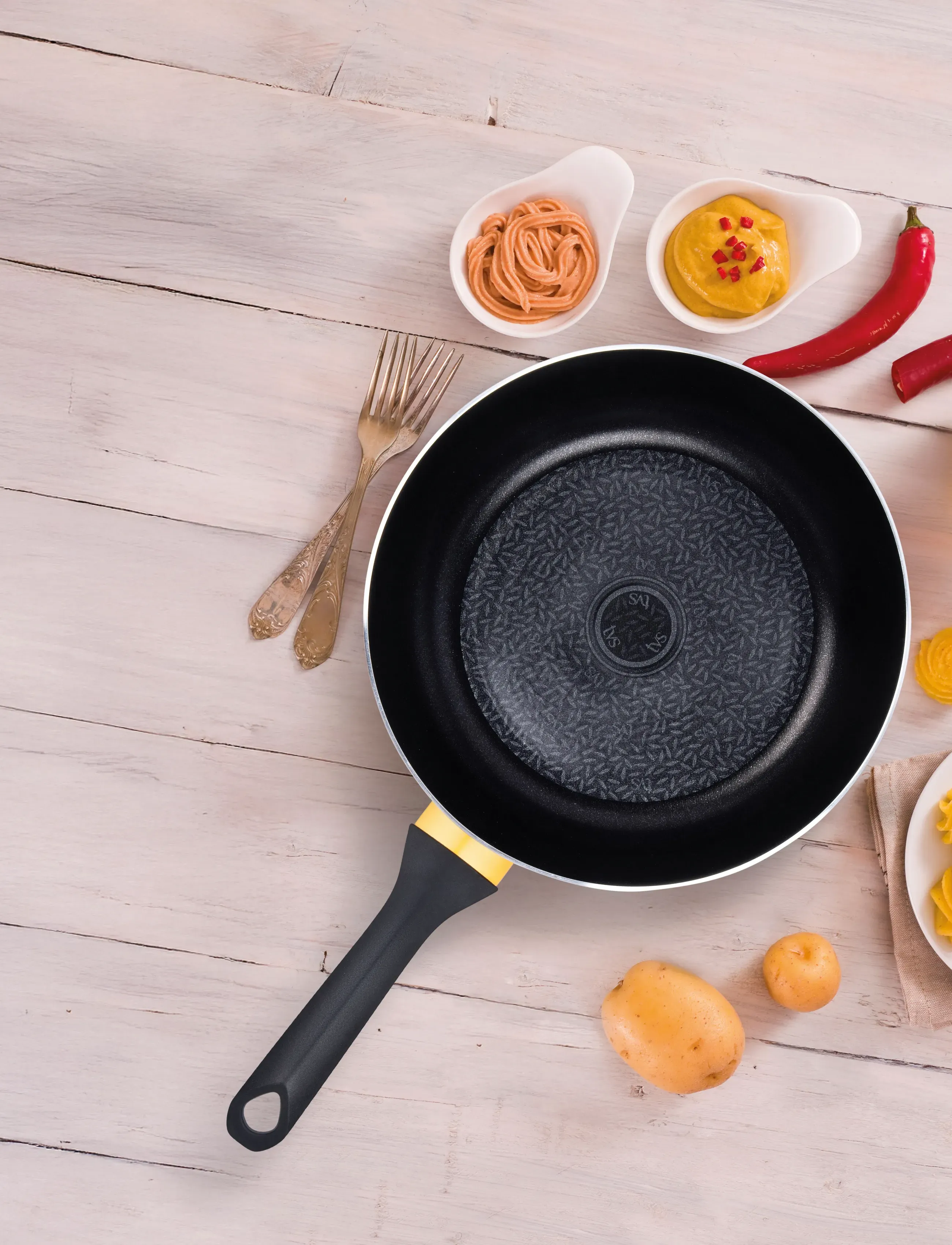TVS Zenzero Wok 27Cm, Ø 27 cm, Pots & Pans, Schwarz - Woks, Homeware