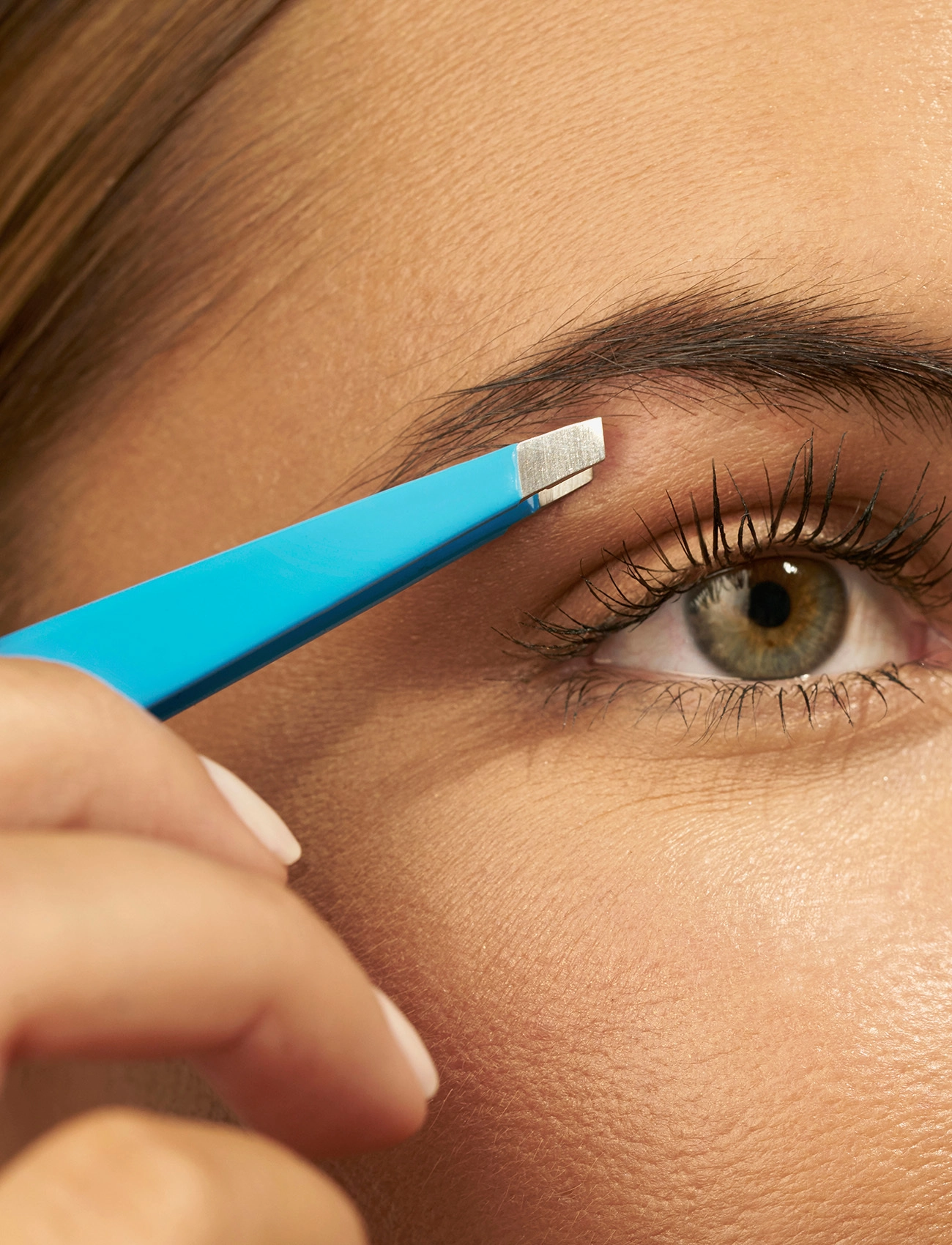 Tweezerman - Slant Tweezer Blue Jewel - meikit - blue jewel - 2