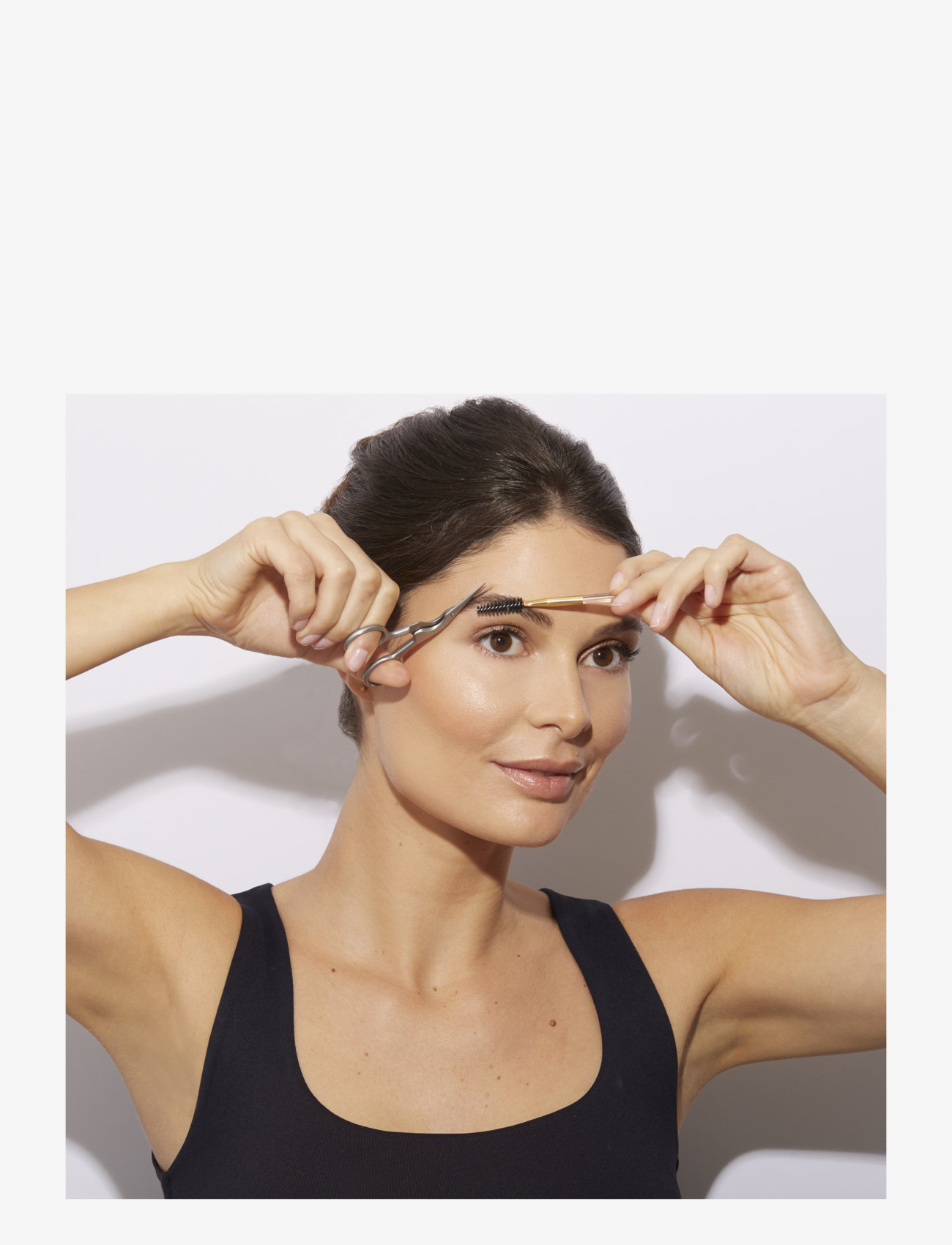 Tweezerman - Brow Shaping Scissors & Brush - makeup - no color - 4