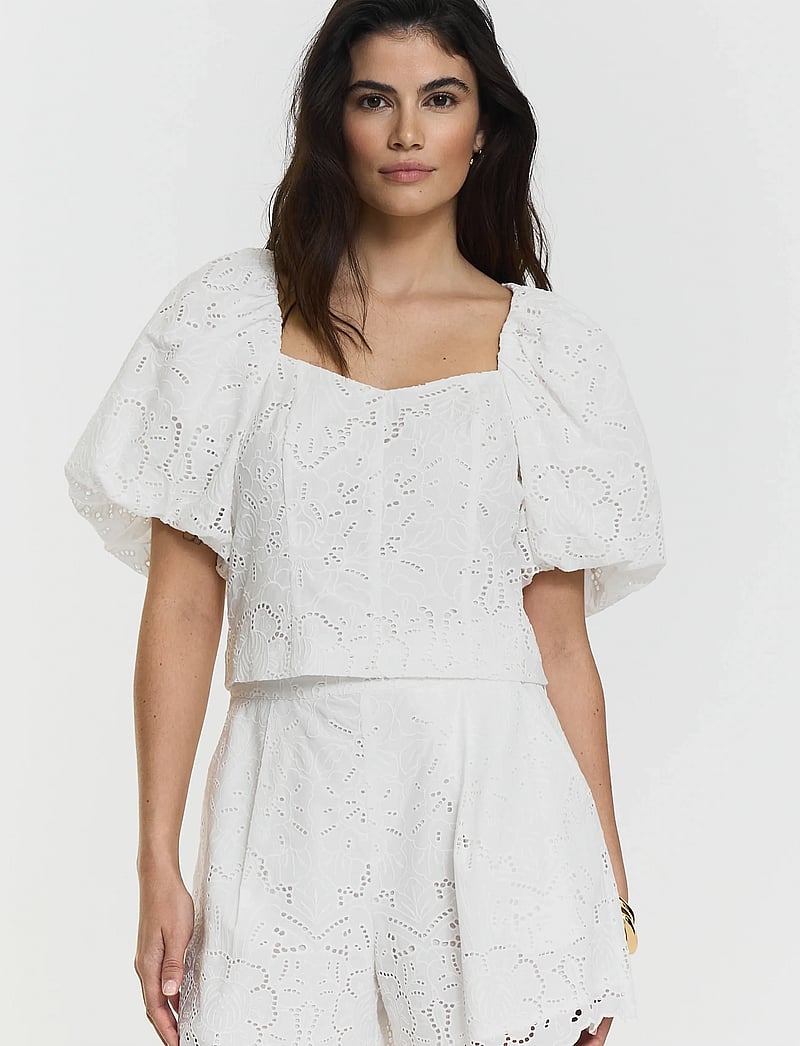 Twist & Tango - Mandie Broderie Blouse - kortærmede bluser - white - 3