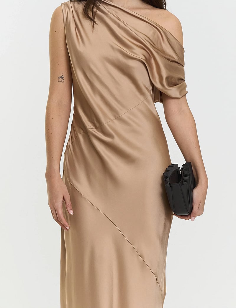 Twist & Tango - Vanessa Satin Dress - maxi kjoler - golden beige - 4