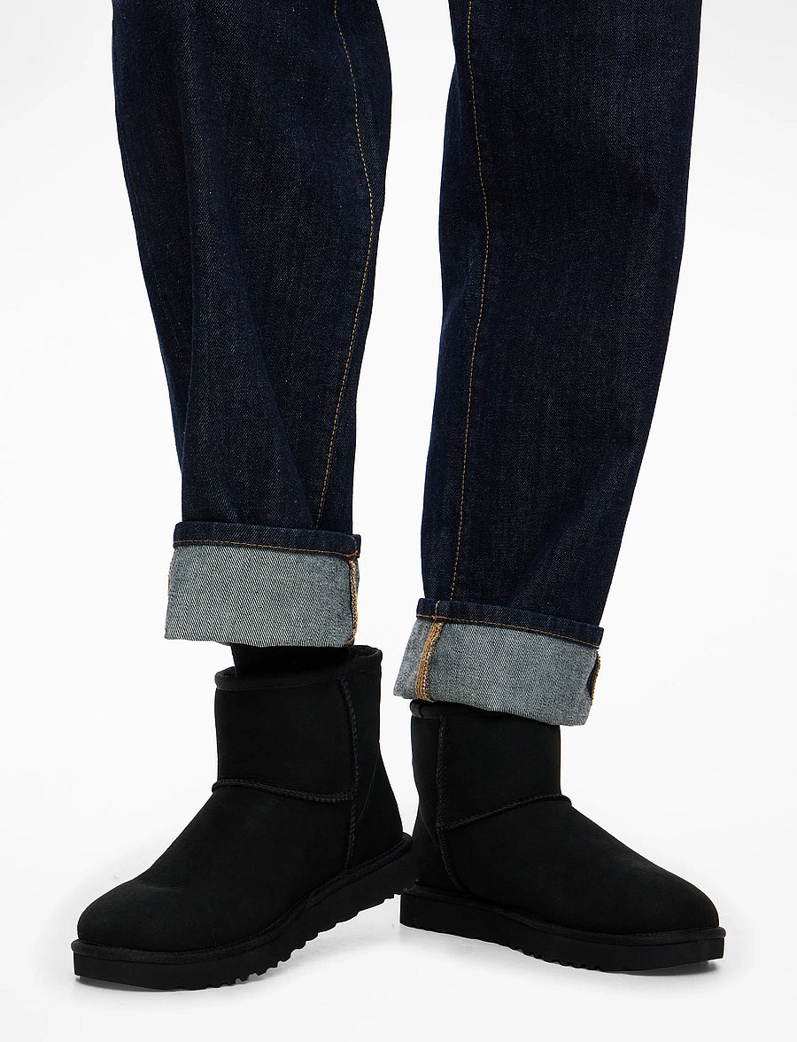 UGG - W Classic Mini II - flat ankle boots - black - 0