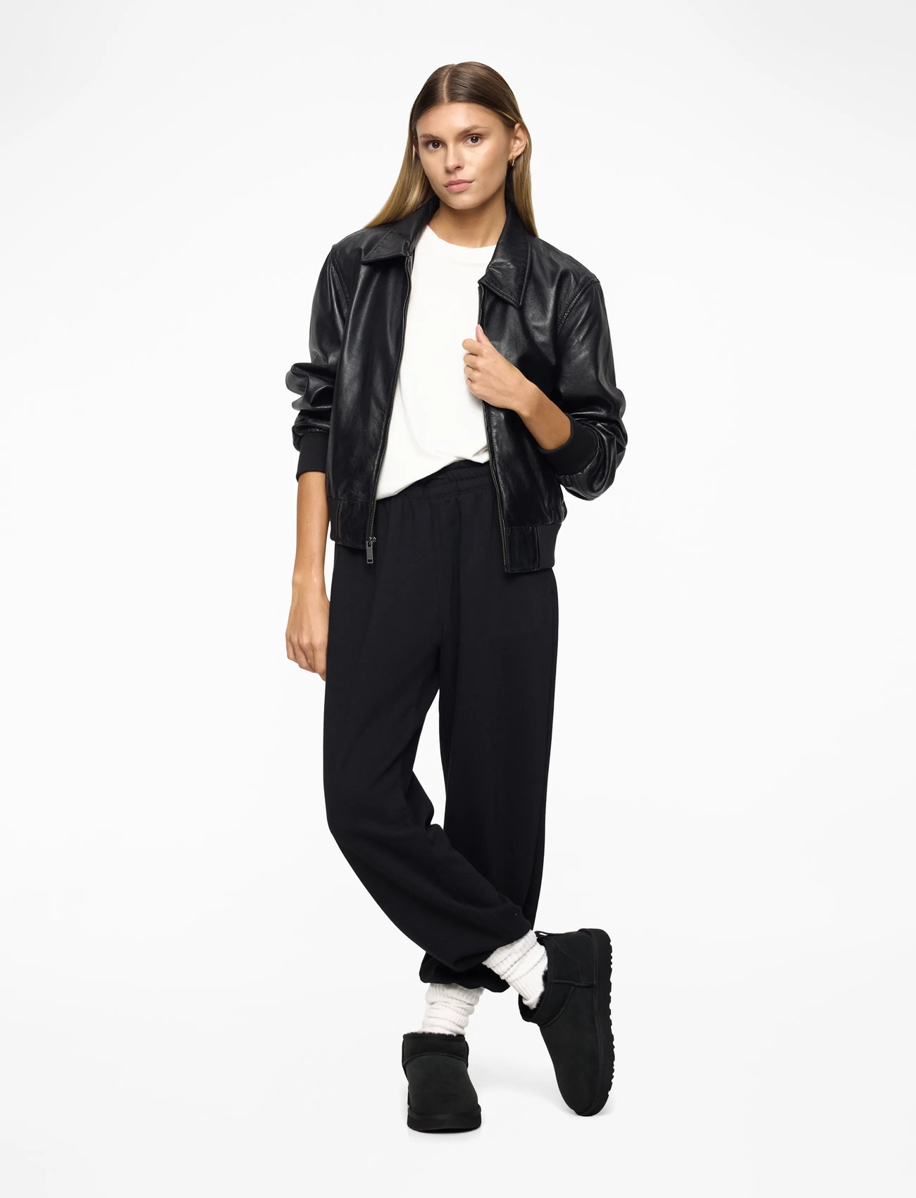 UGG - W Classic Ultra Mini - teddy boots - black - 2