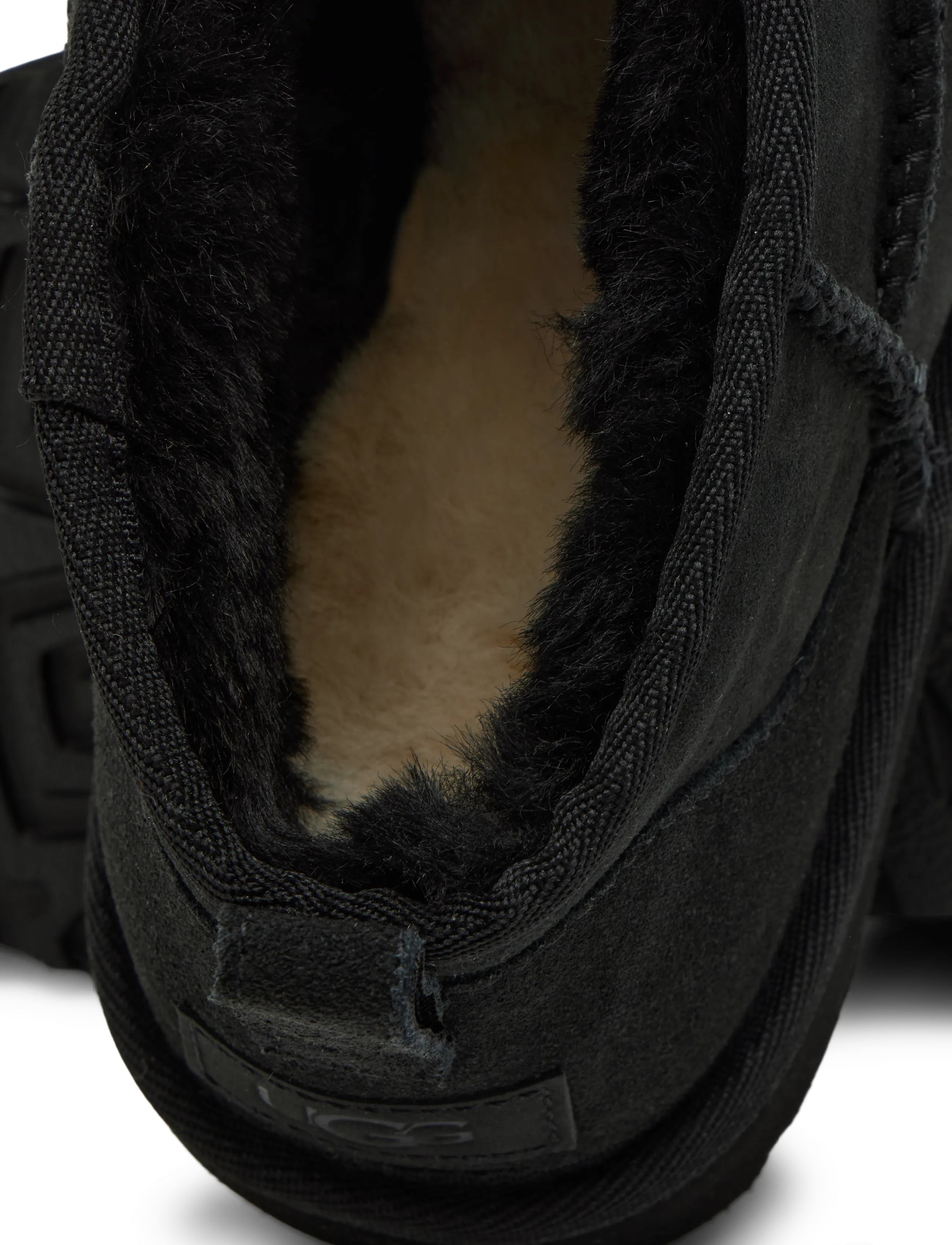 UGG - W Classic Ultra Mini - bottines plates - black - 5