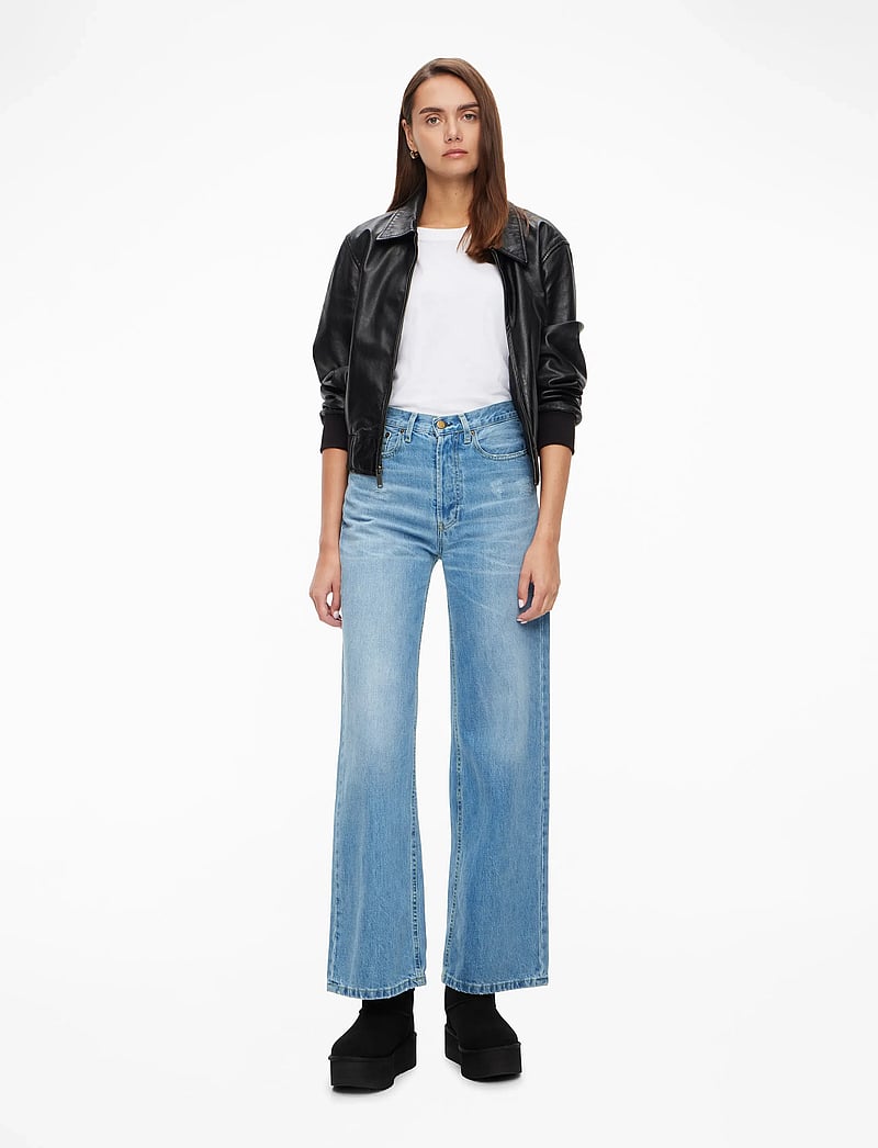 UGG - W Classic Ultra Mini Platform - lumesaapad - black - 1