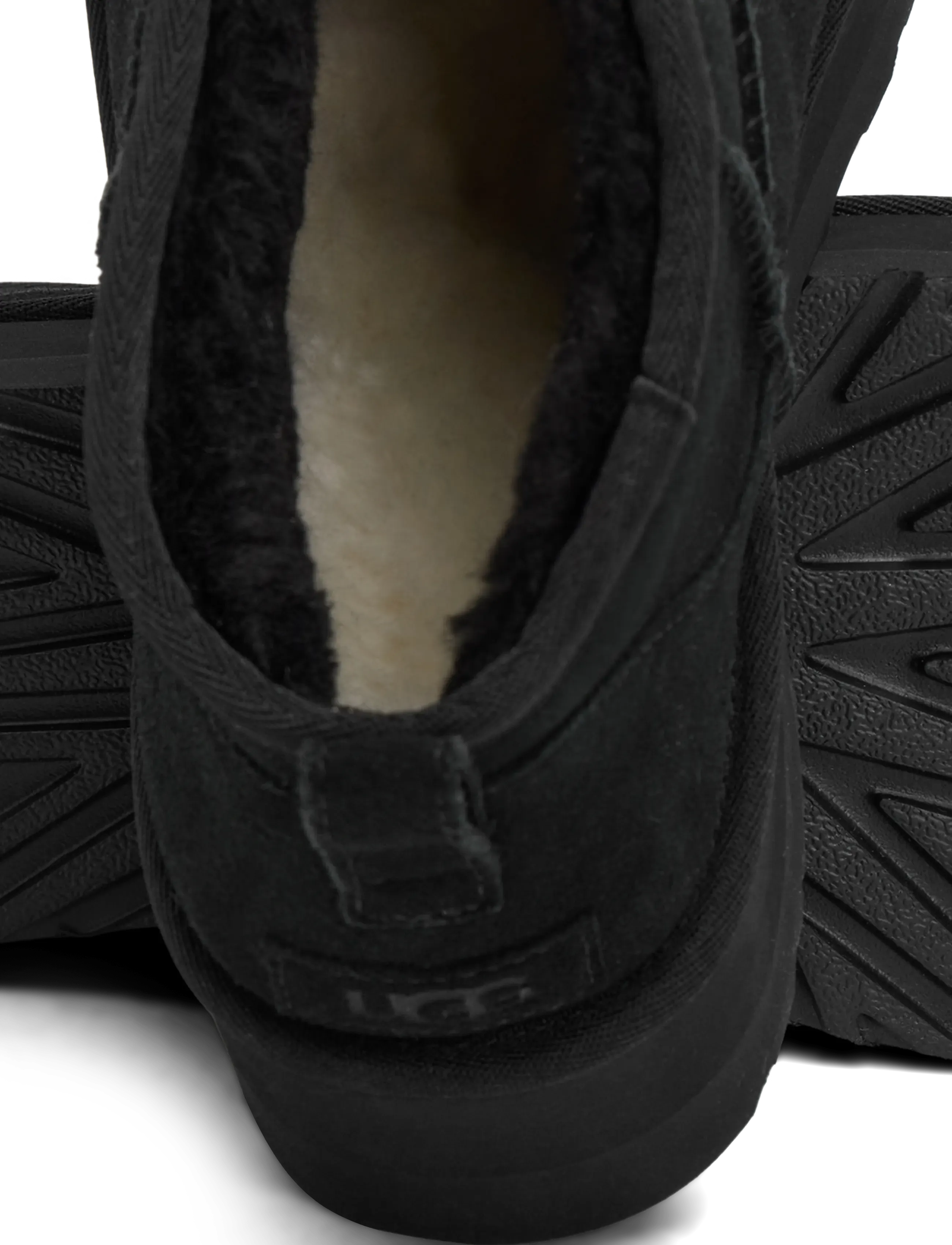 UGG - W Classic Ultra Mini Platform - teddy boots - black - 5