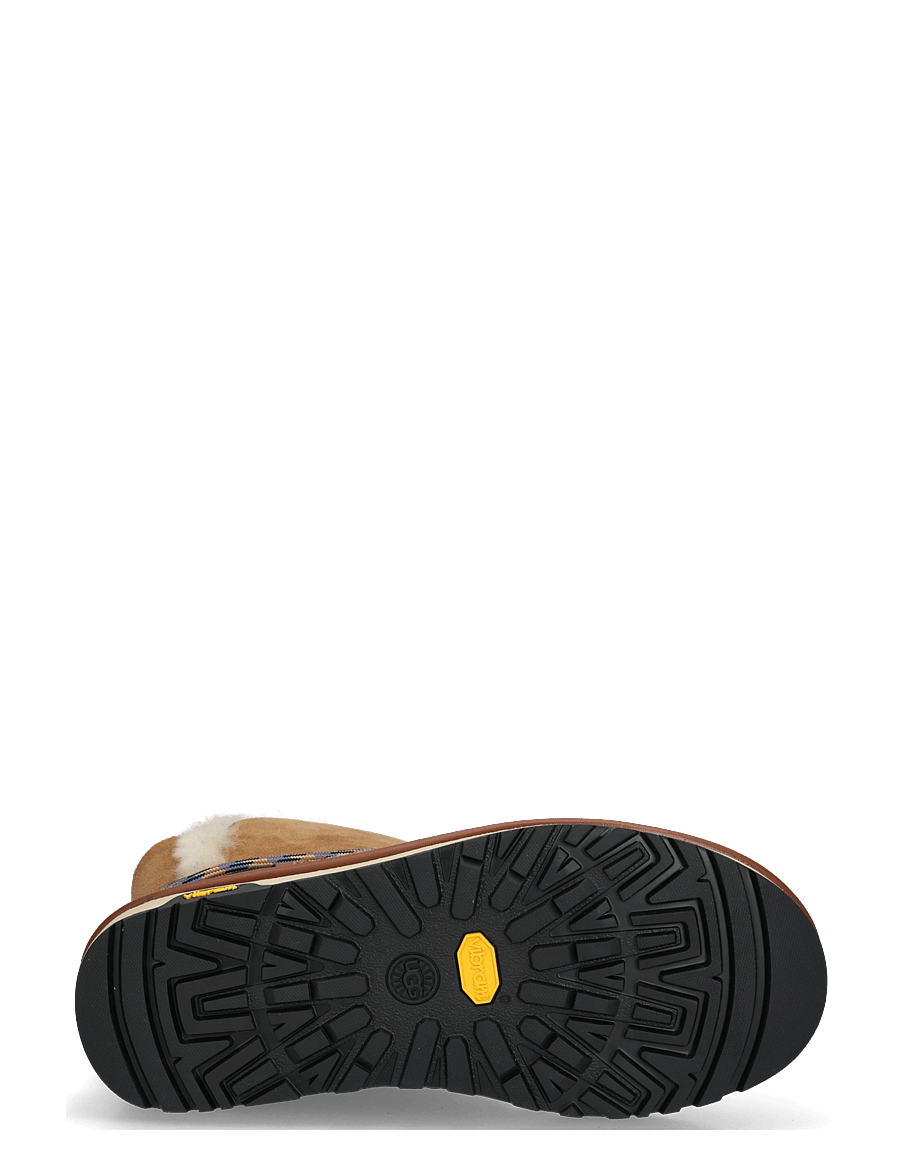 UGG - W Classic Tread Boot - talvesaapad - chestnut - 4