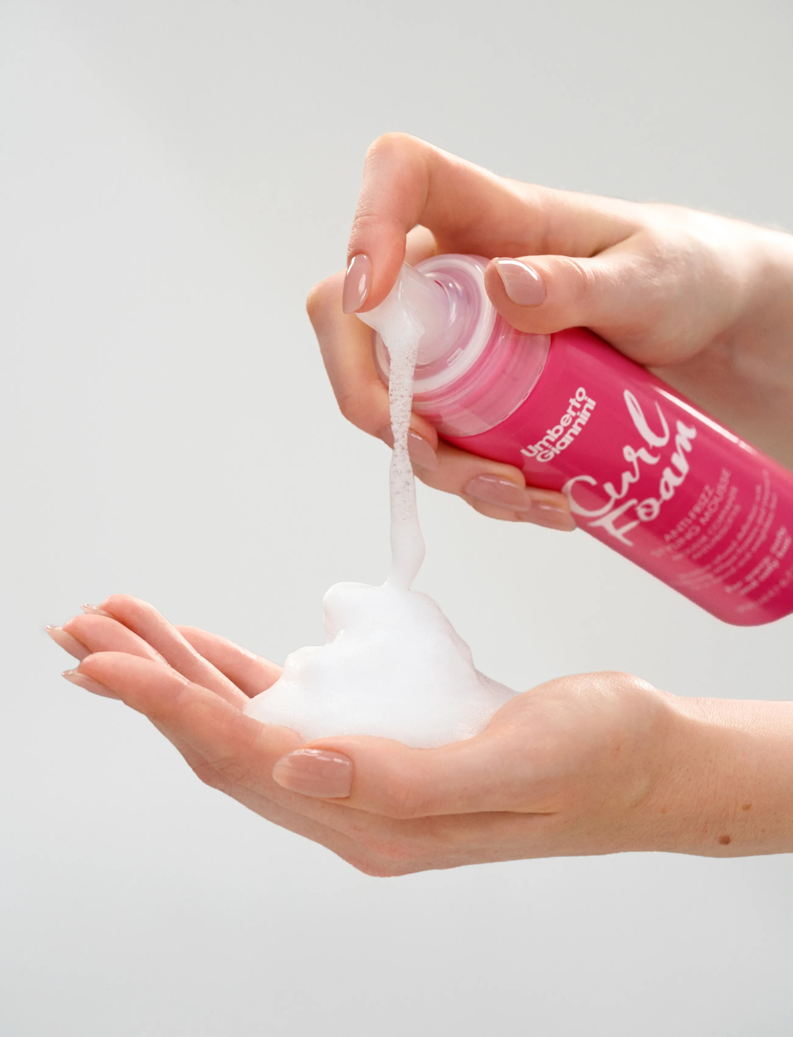 Umberto Giannini - Umberto Giannini Curl Foam Styling Mousse - hårmousser - clear - 1