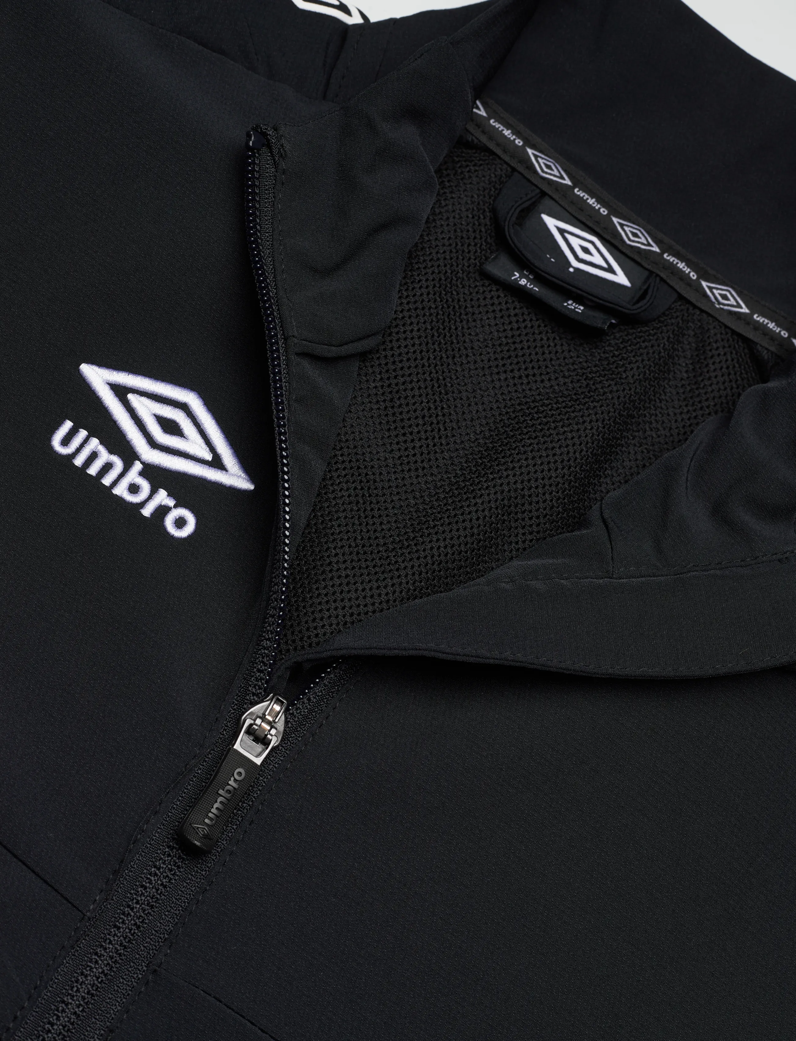 Umbro - UX Pro Trn Jkt Jr - vindjakker - svart/vit - 2