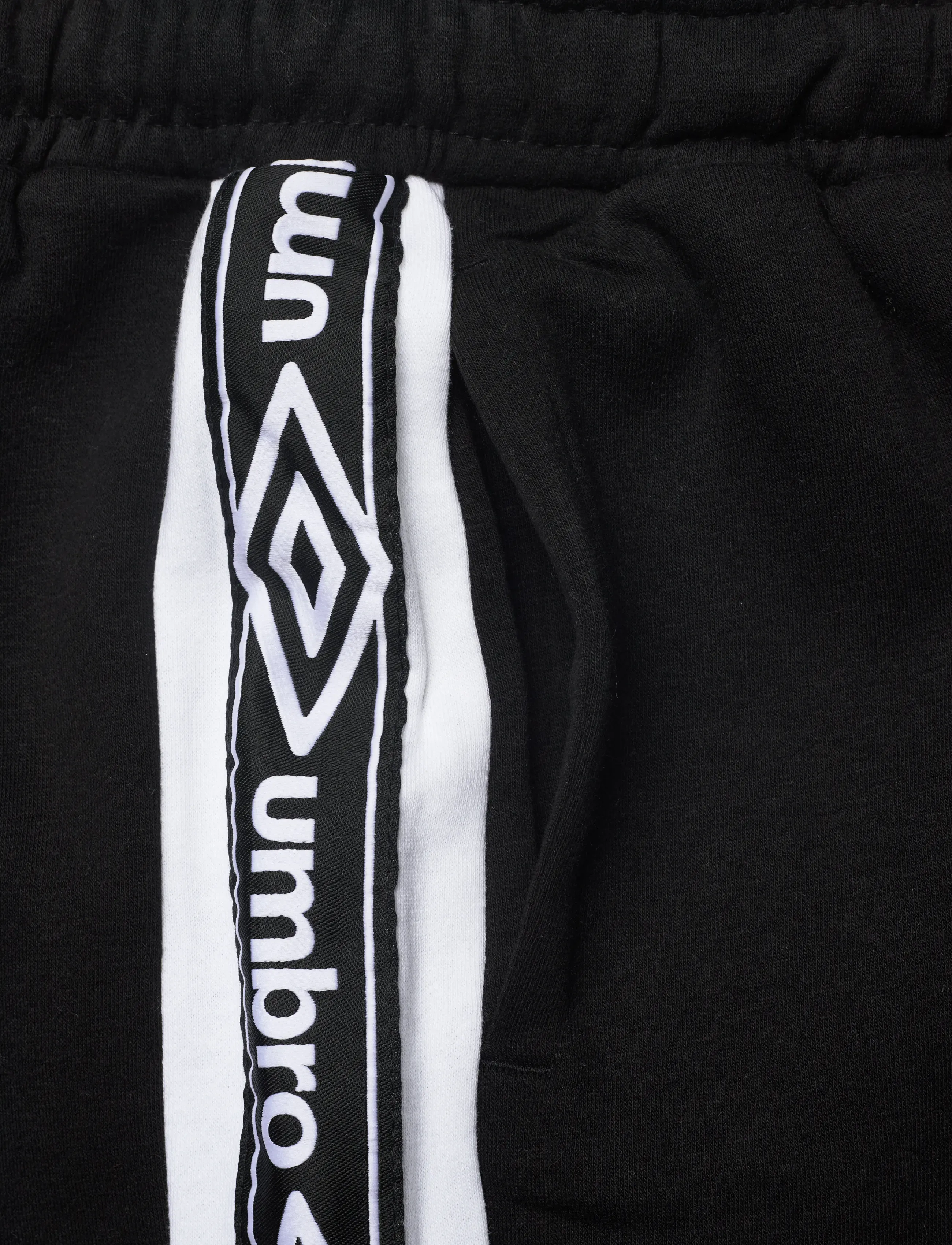 Umbro - Taped Fleece Jogger - sweatpants - black - 5