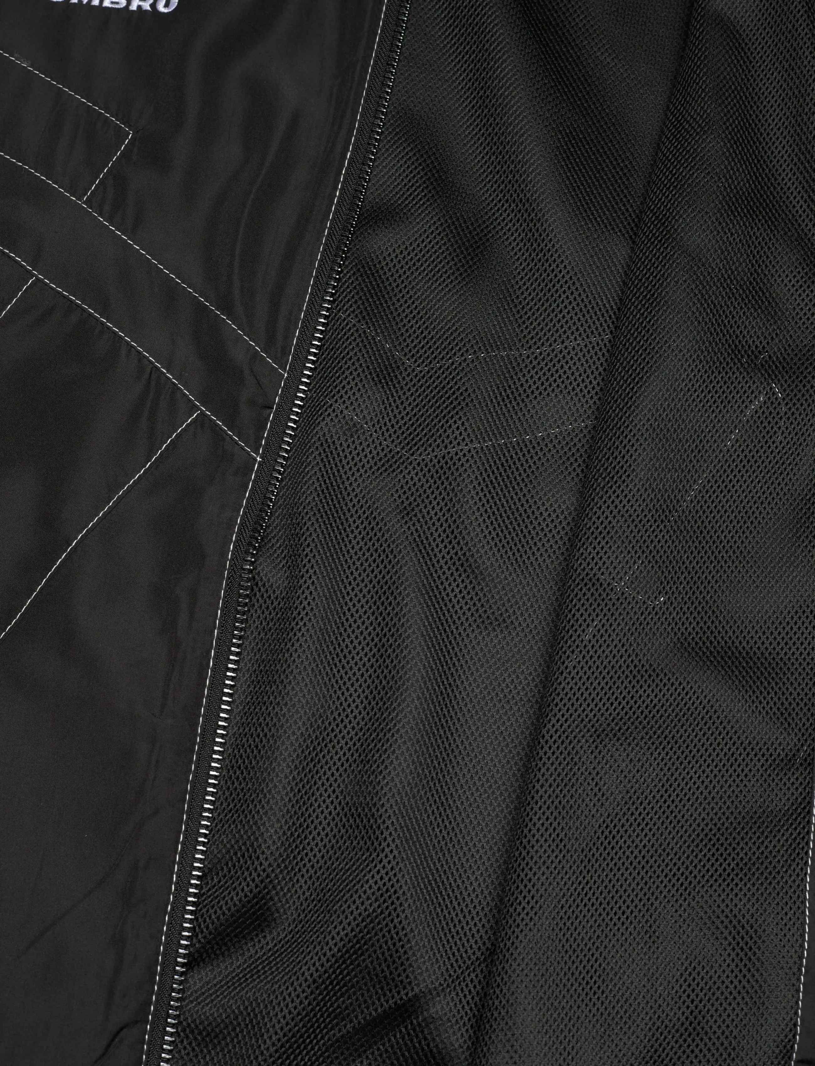 Umbro - Relaxed Track Jacket - treniruočių striukės - black - 4