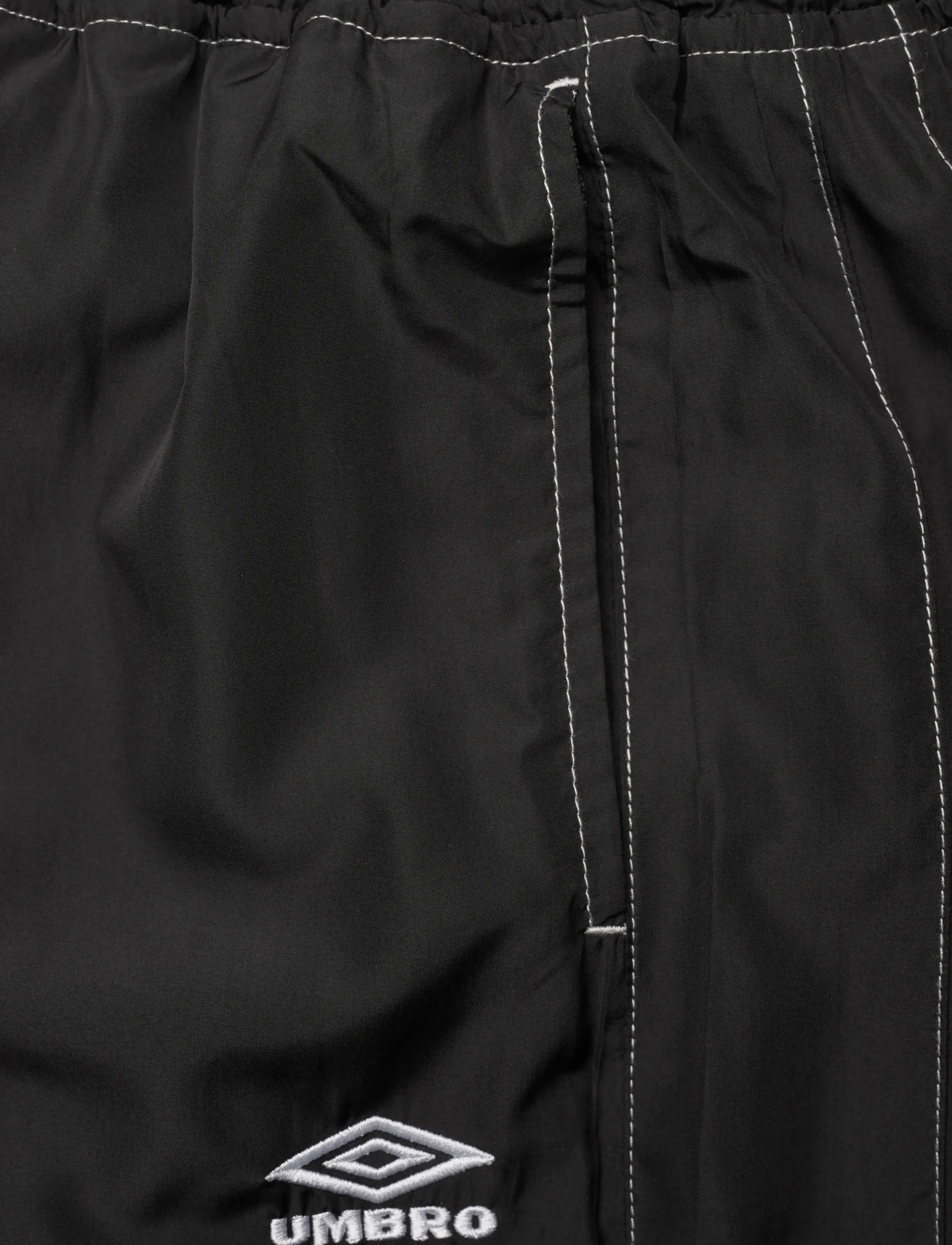 Umbro - Relaxed Track Pant - sports pants - black - 3