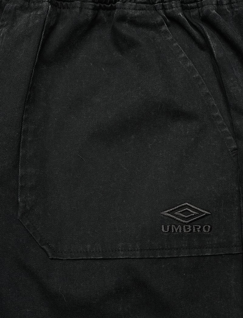 Umbro - Washed Drill Pant - casual byxor - black - 2