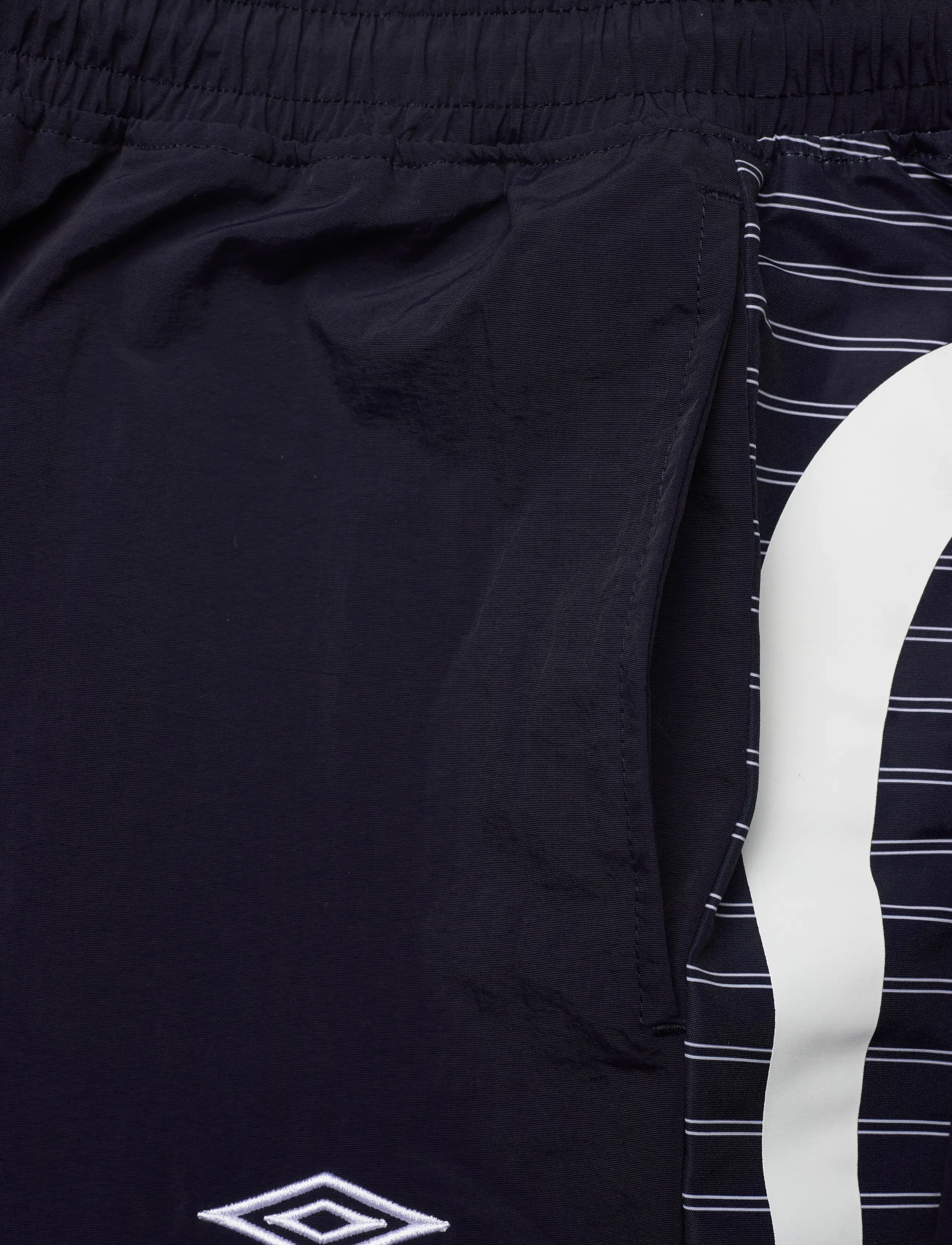 Umbro - Relaxed Track Pant - sportbroeken - marin - 4