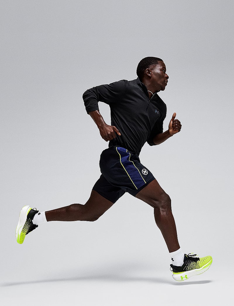 Under Armour - UA SEAMLESS STRIDE 1/4 ZIP - kampsunid ja vahekihid - black - 0