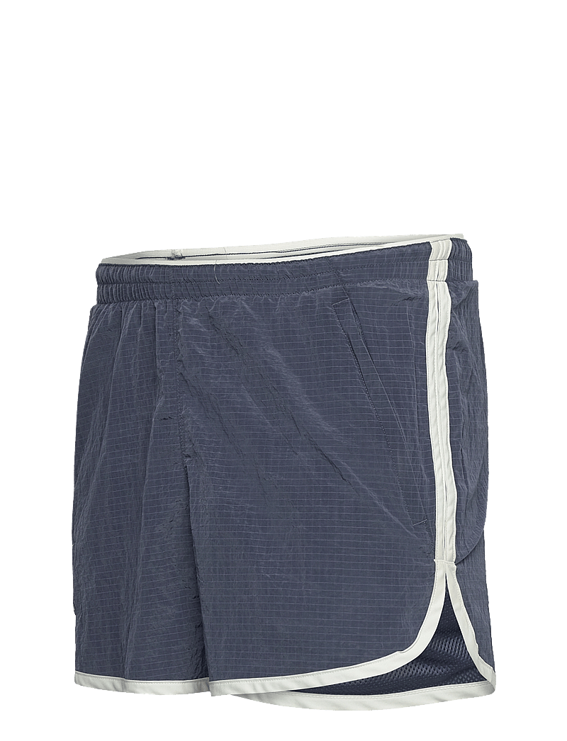 Under Armour - UA RUN 96 SHORTS - löparshorts - downpour gray - 3