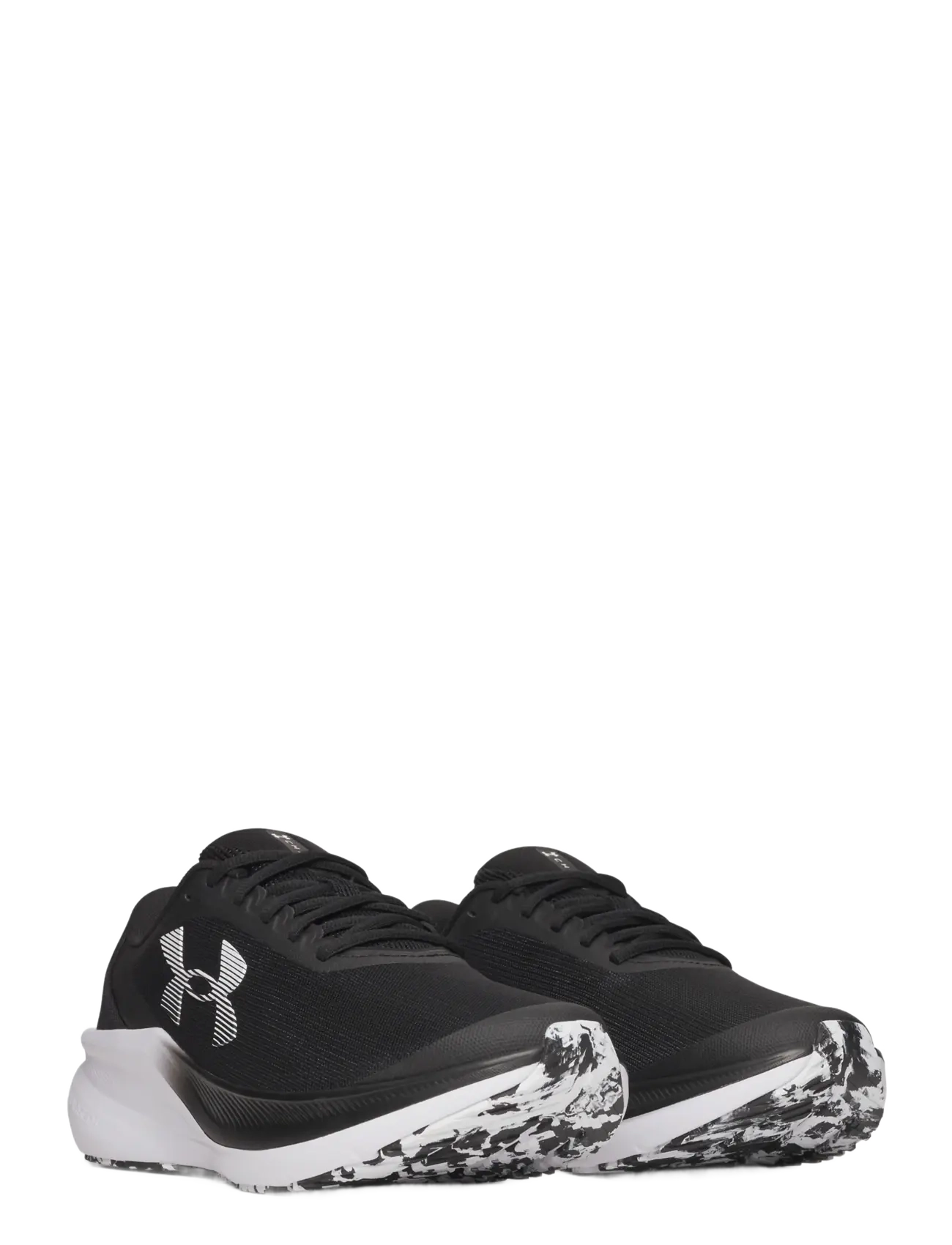 Under Armour - UA Chase - running shoes - black - 1