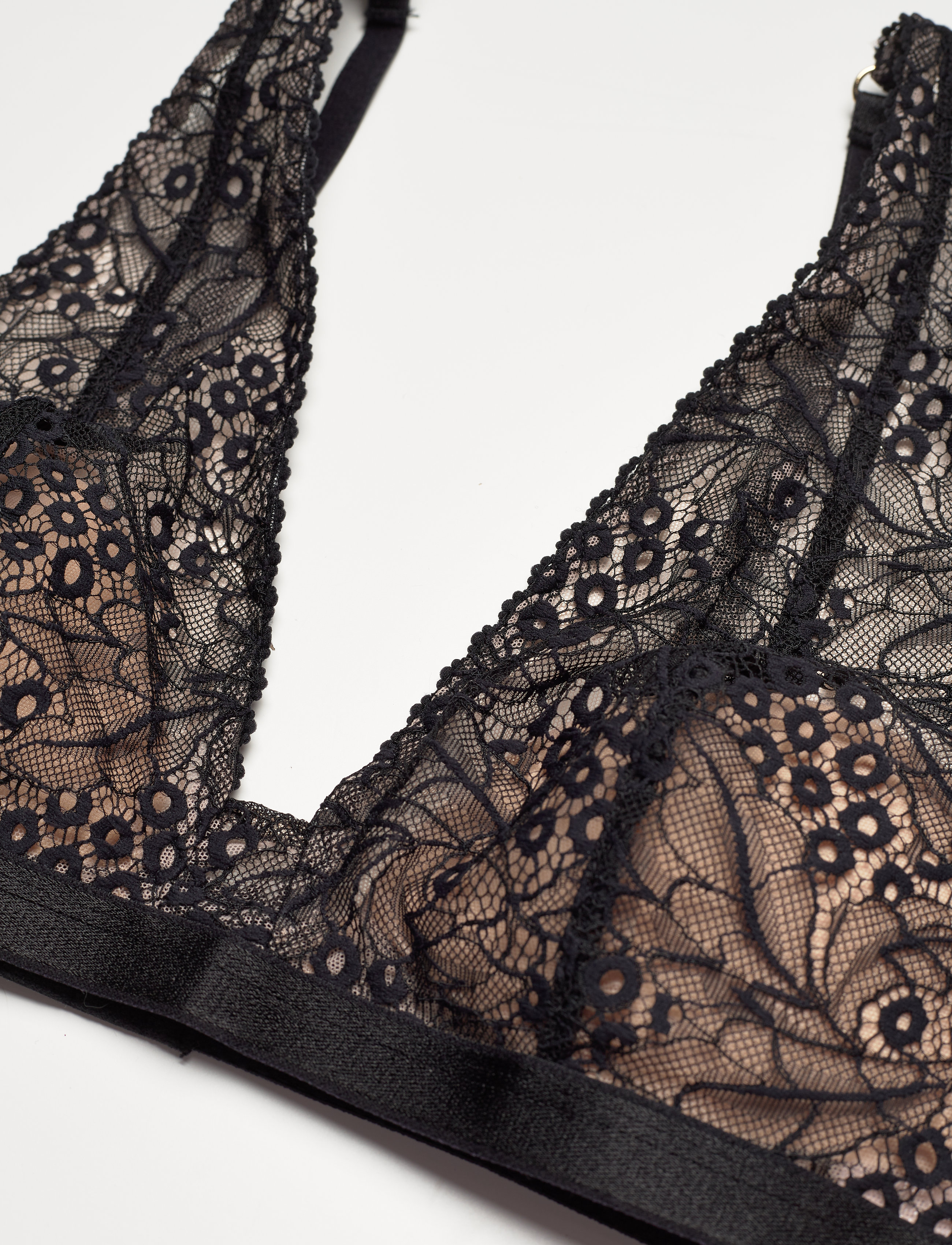 Underprotection - EMMAup HIGH APEX BRA - black - 2