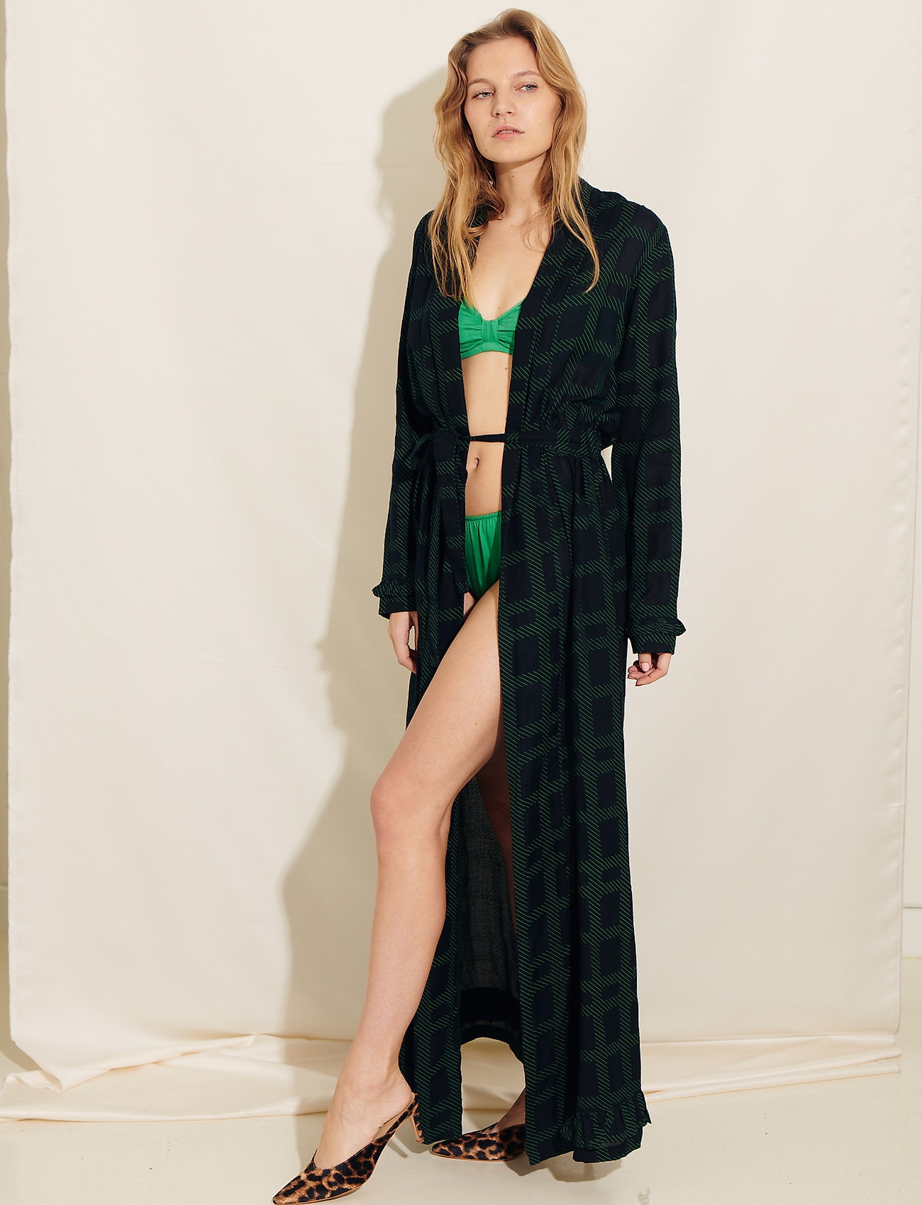 Underprotection - Terry robe - black - 1