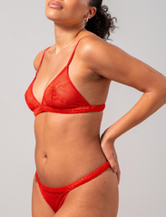 Understatement Underwear - Lace Satin Triangle Bralette - kaarituettomat rintaliivit - fiery red - 3