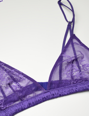 Understatement Underwear - Lace Satin Triangle Bralette - bygellösa bh:ar - lilac - 5